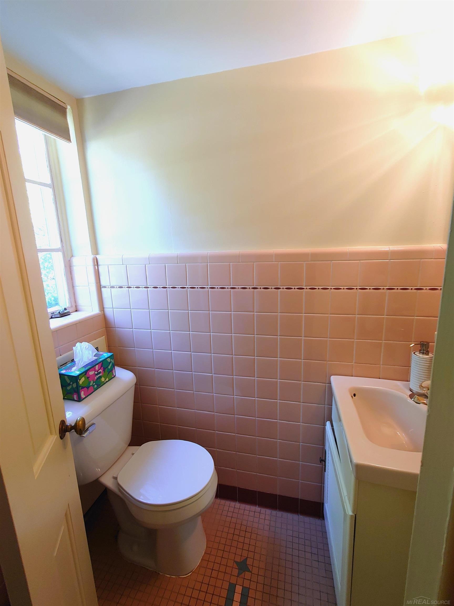 130 S Wilson Boulevard Property Photo 24