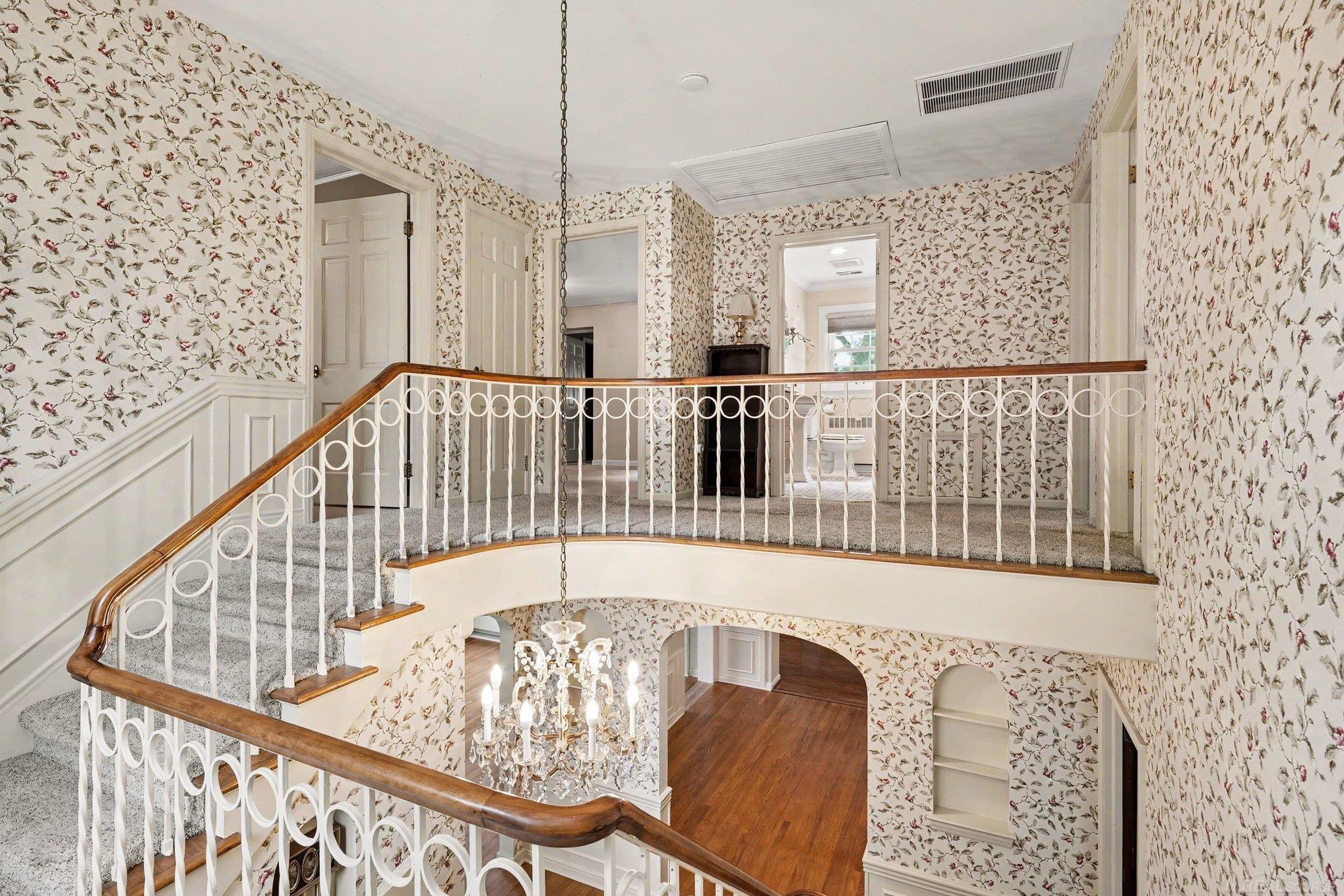 130 S Wilson Boulevard Property Photo 25