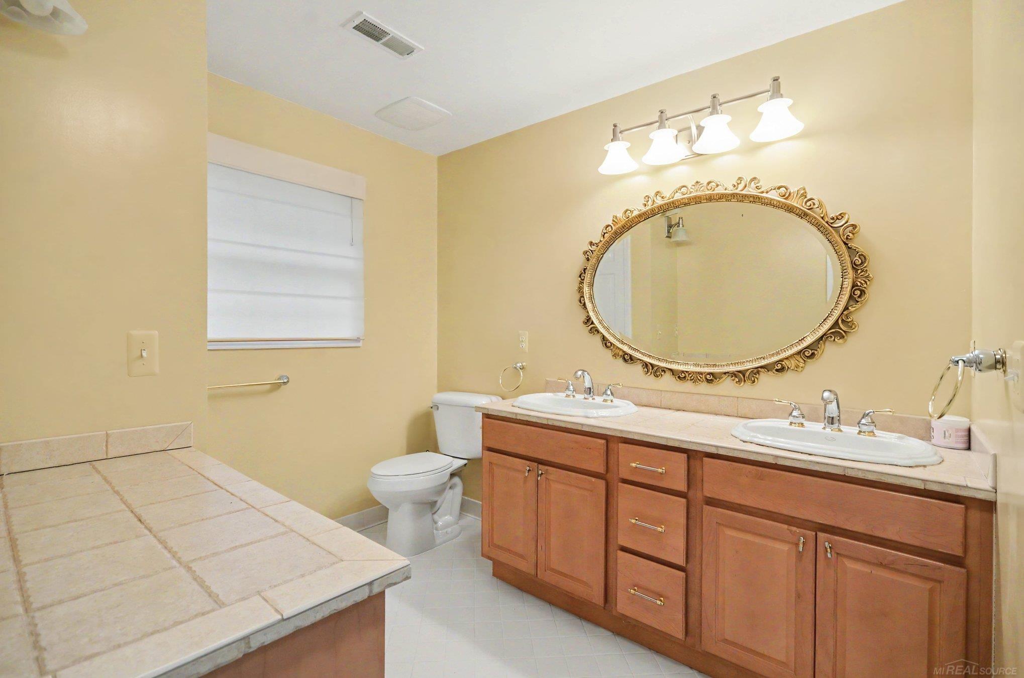 130 S Wilson Boulevard Property Photo 30