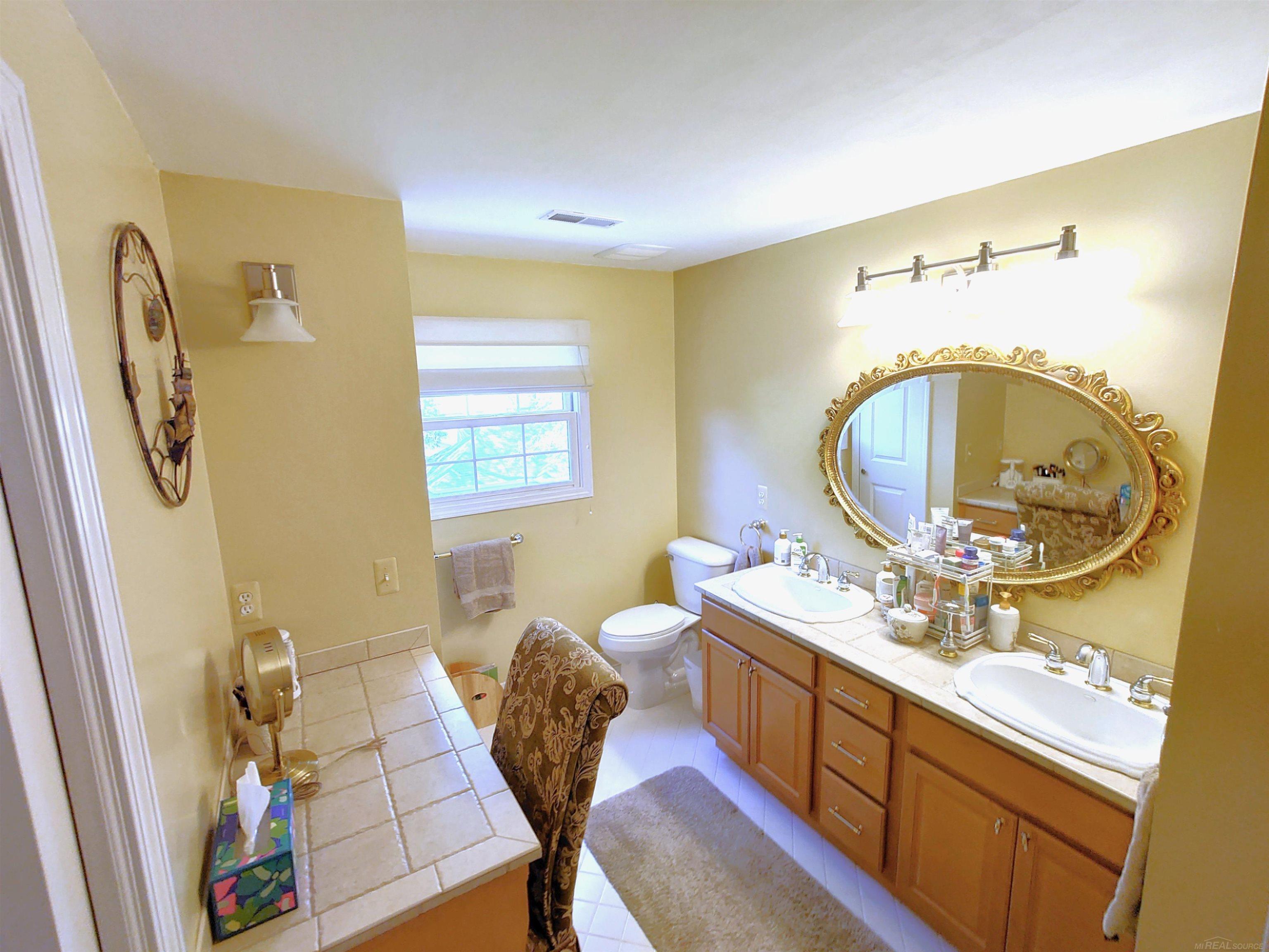 130 S Wilson Boulevard Property Photo 31