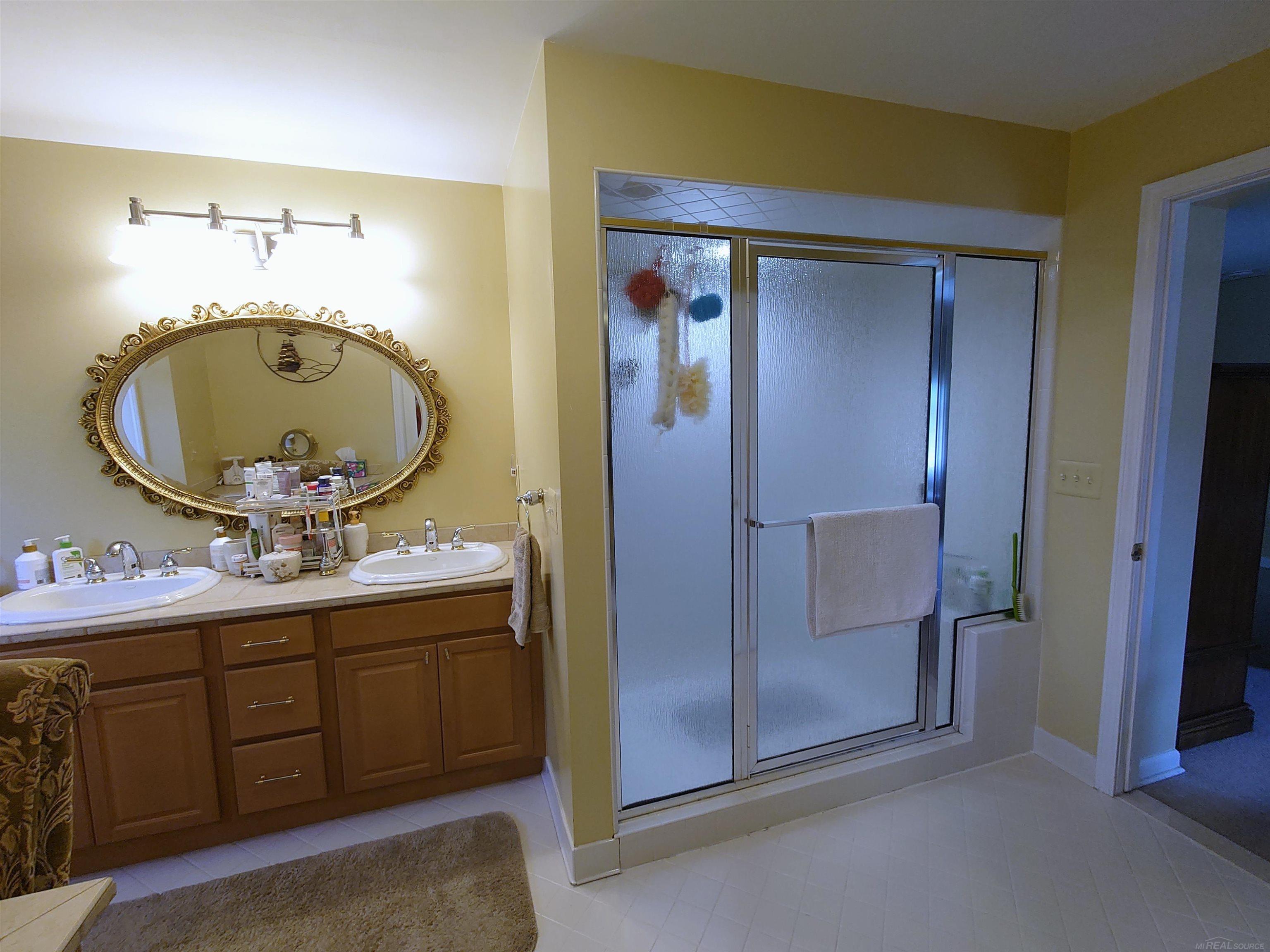 130 S Wilson Boulevard Property Photo 32
