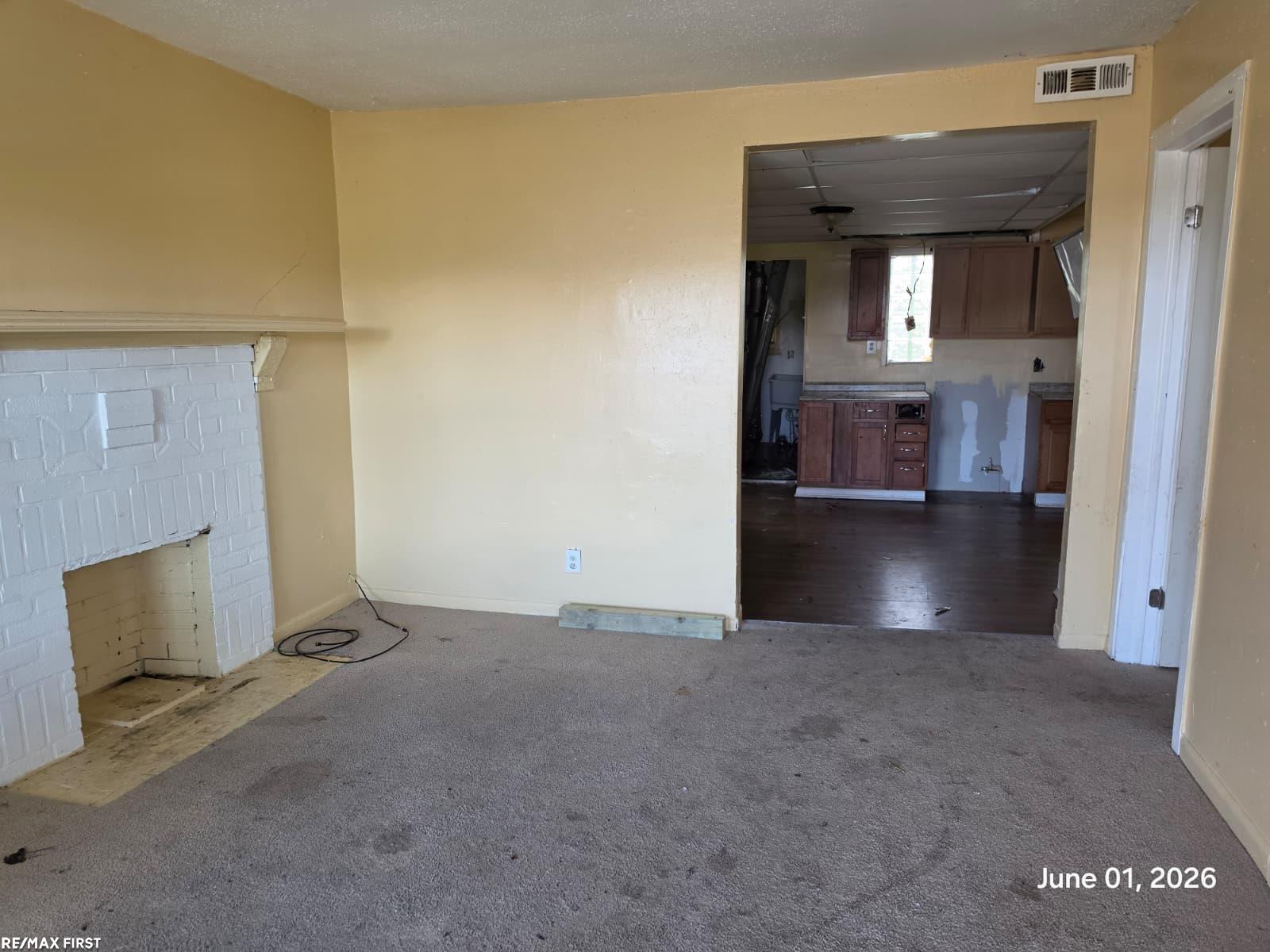 20185 Indiana Street Property Photo 2