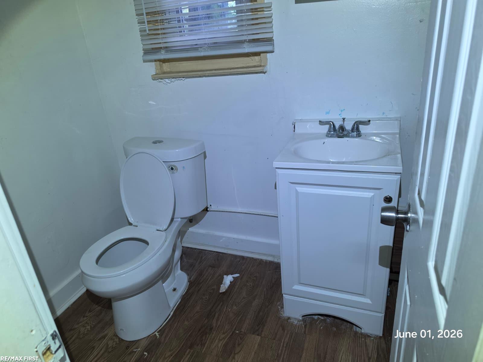 20185 Indiana Street Property Photo 3