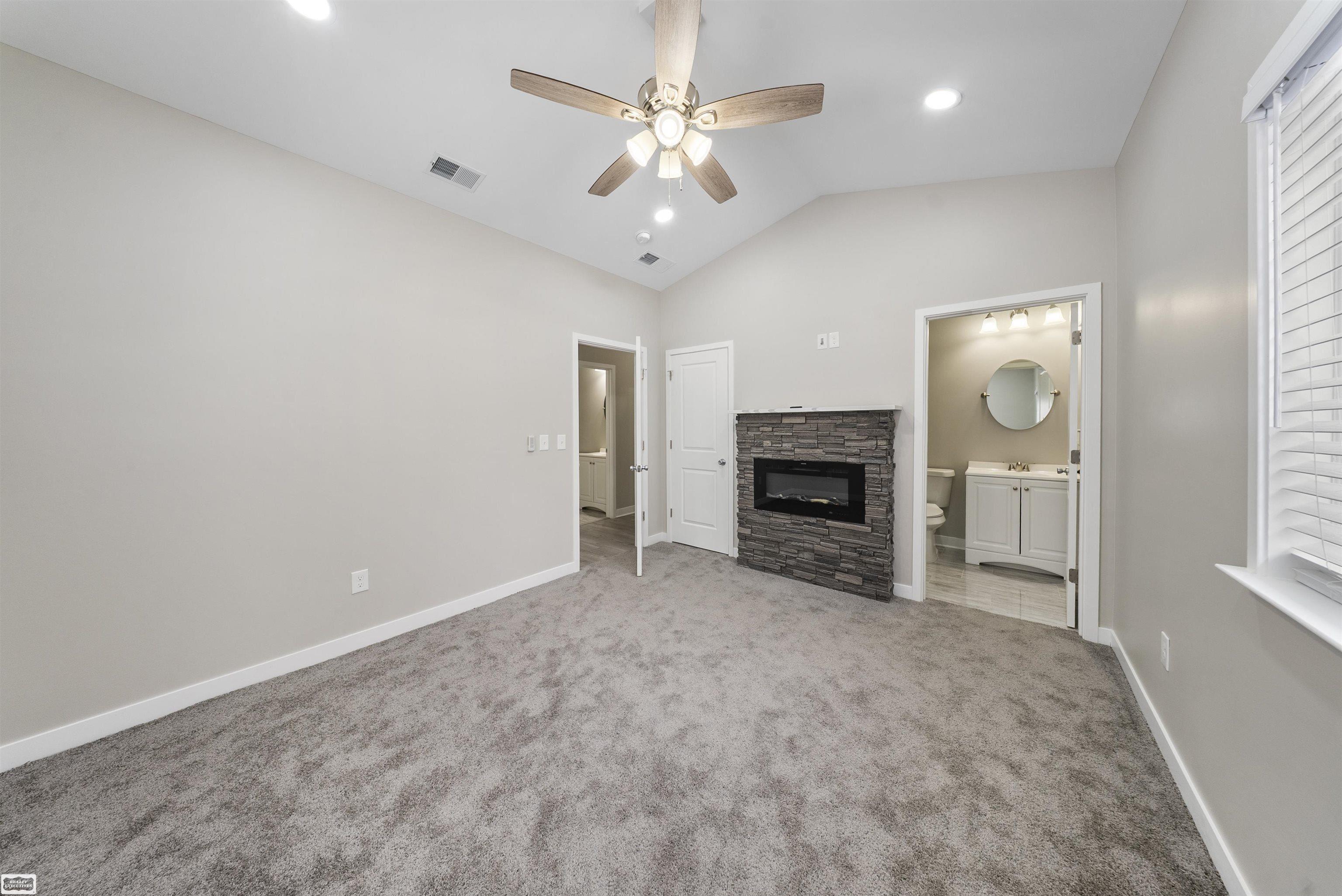 403 Voorheis Street Property Photo 12