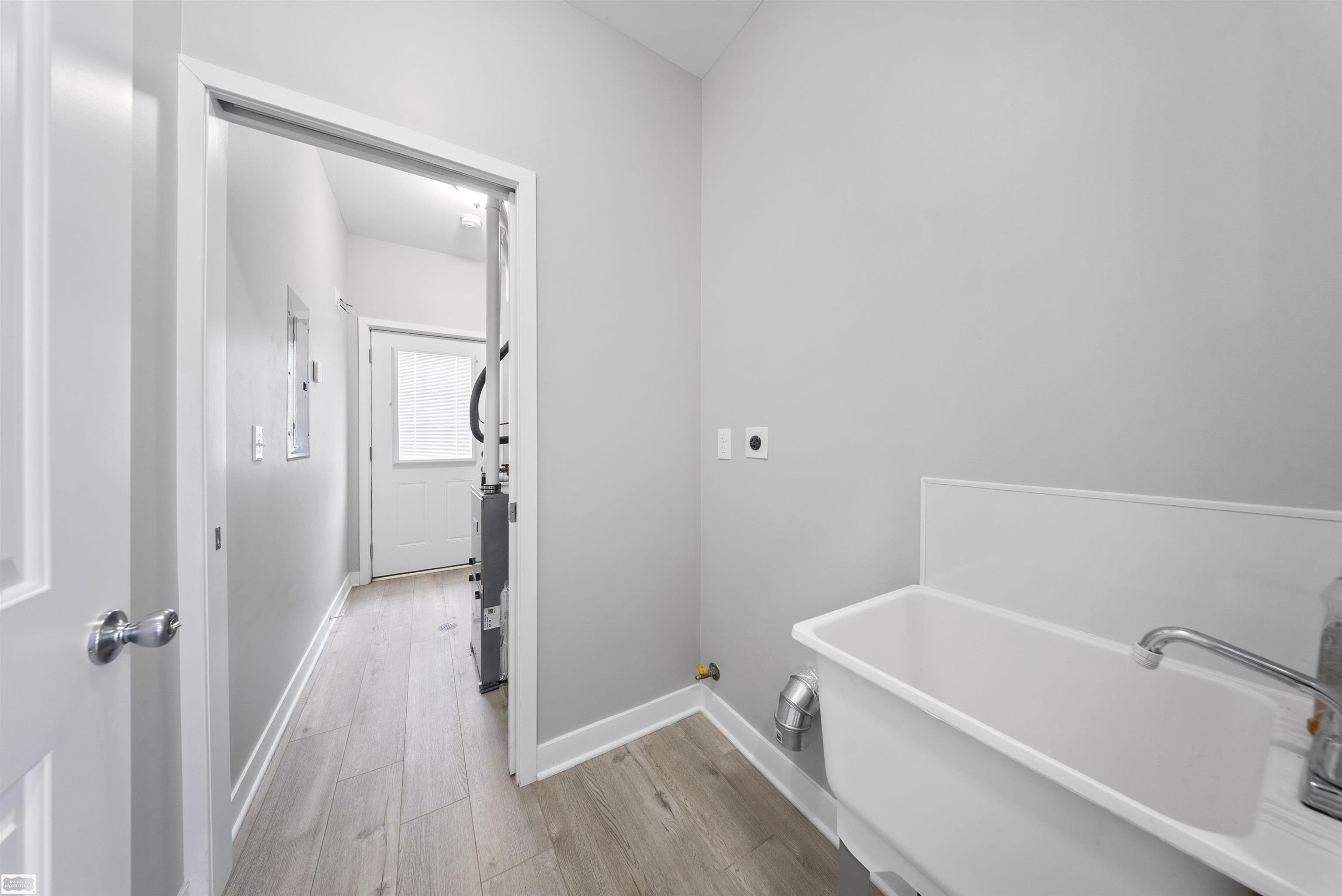 403 Voorheis Street Property Photo 21