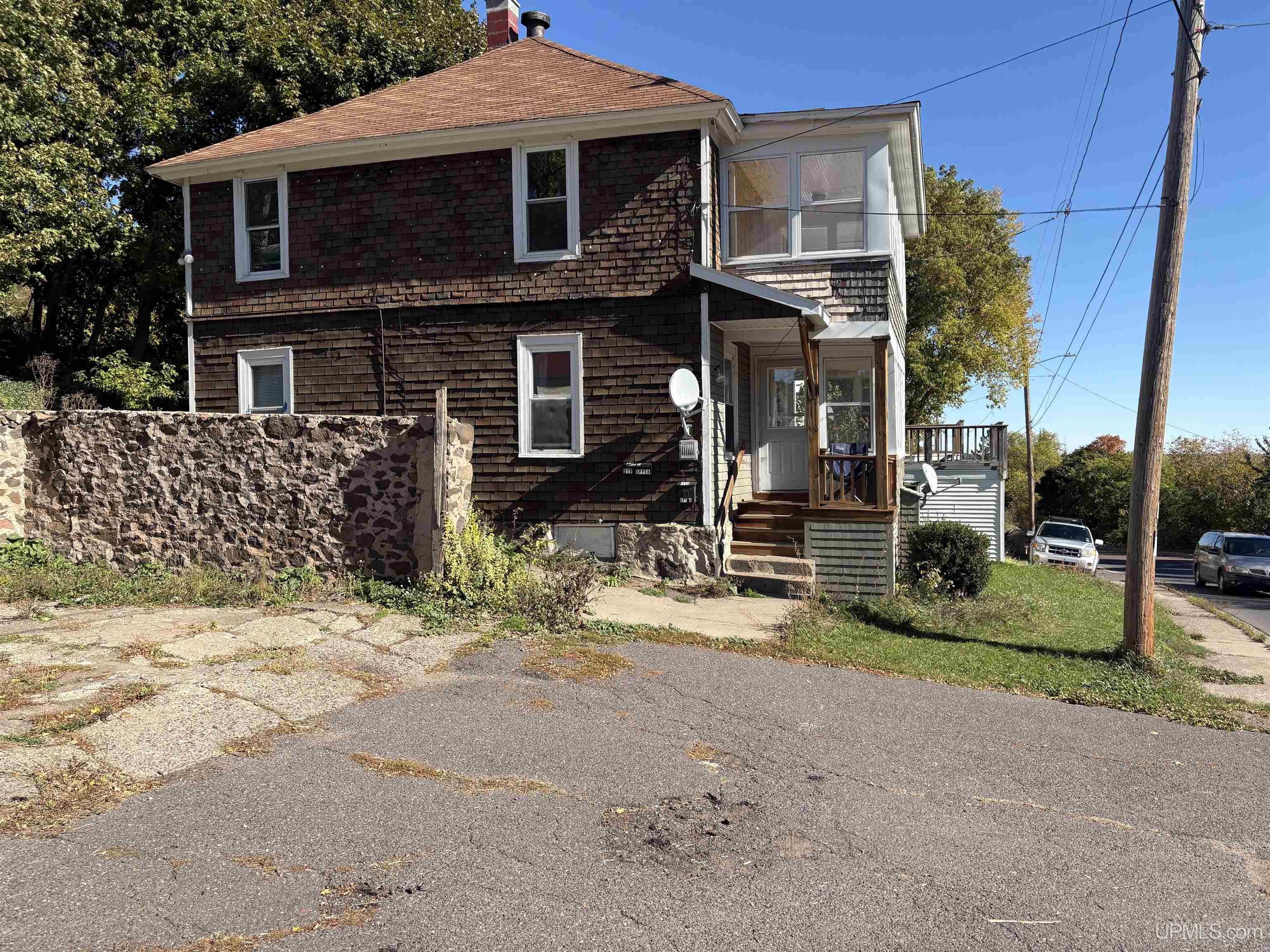 319 White Street Property Photo 3