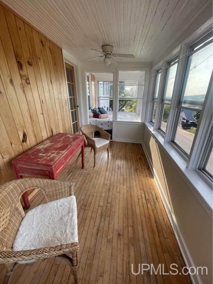 319 White Street Property Photo 4