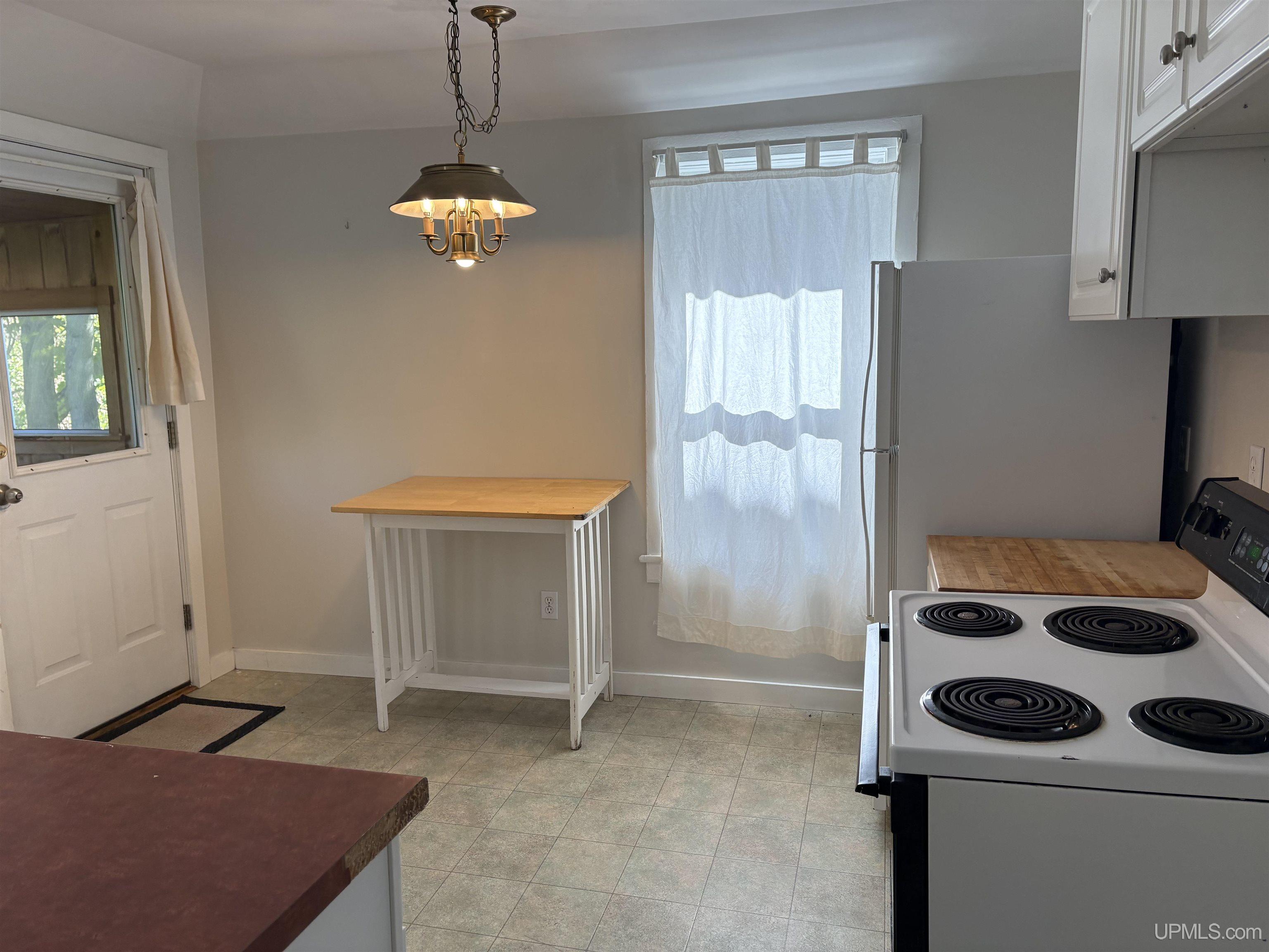 319 White Street Property Photo 10