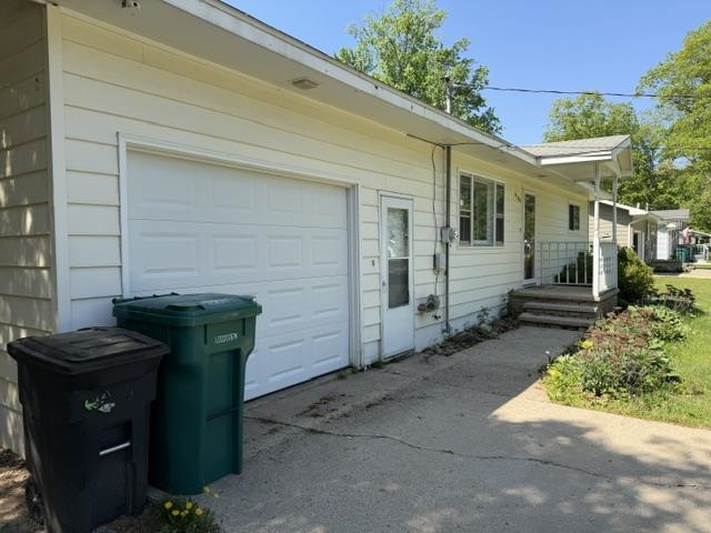 3140 Lee St Street Property Photo 4
