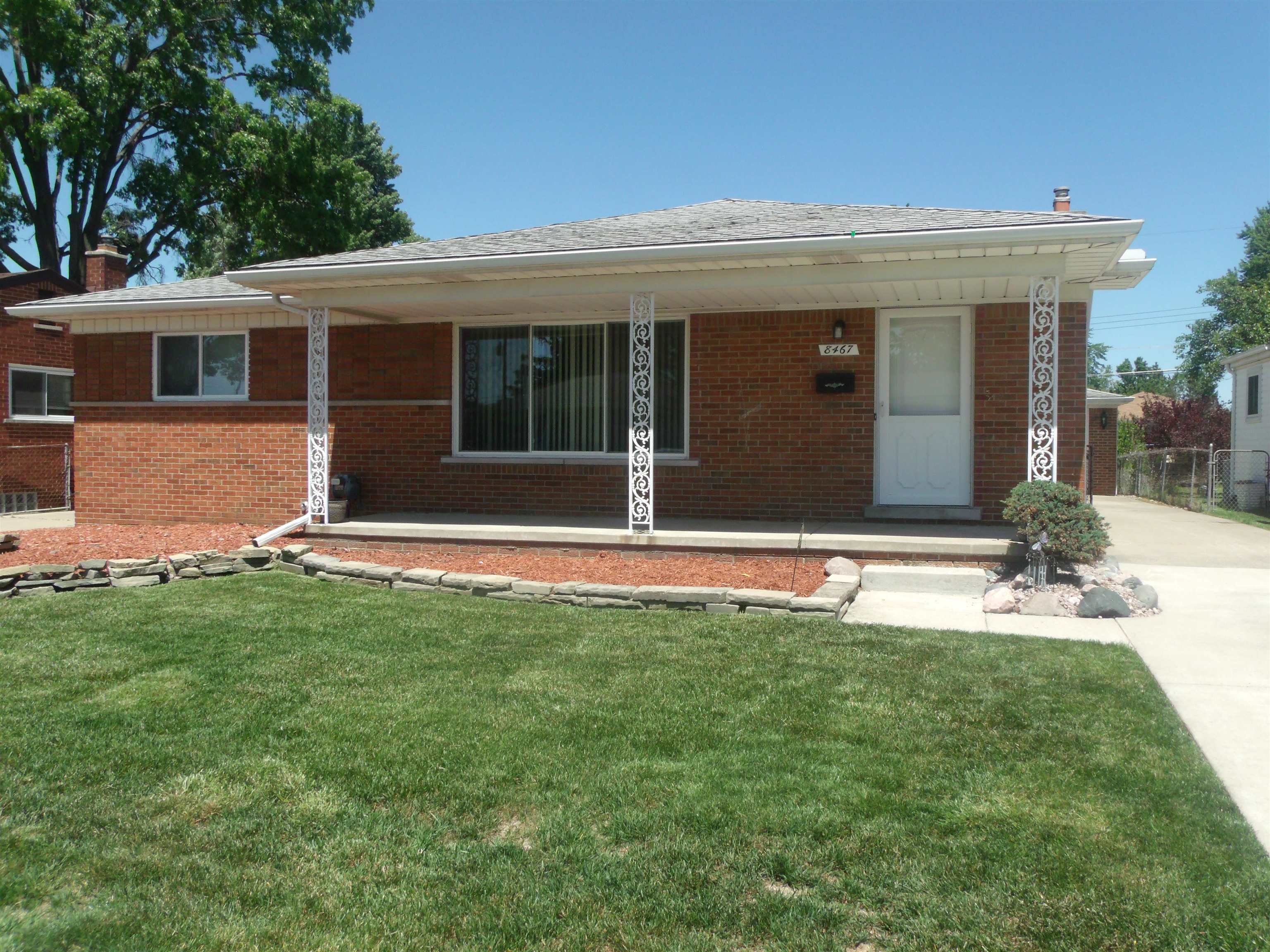 8467 Darlene Street Property Photo 1