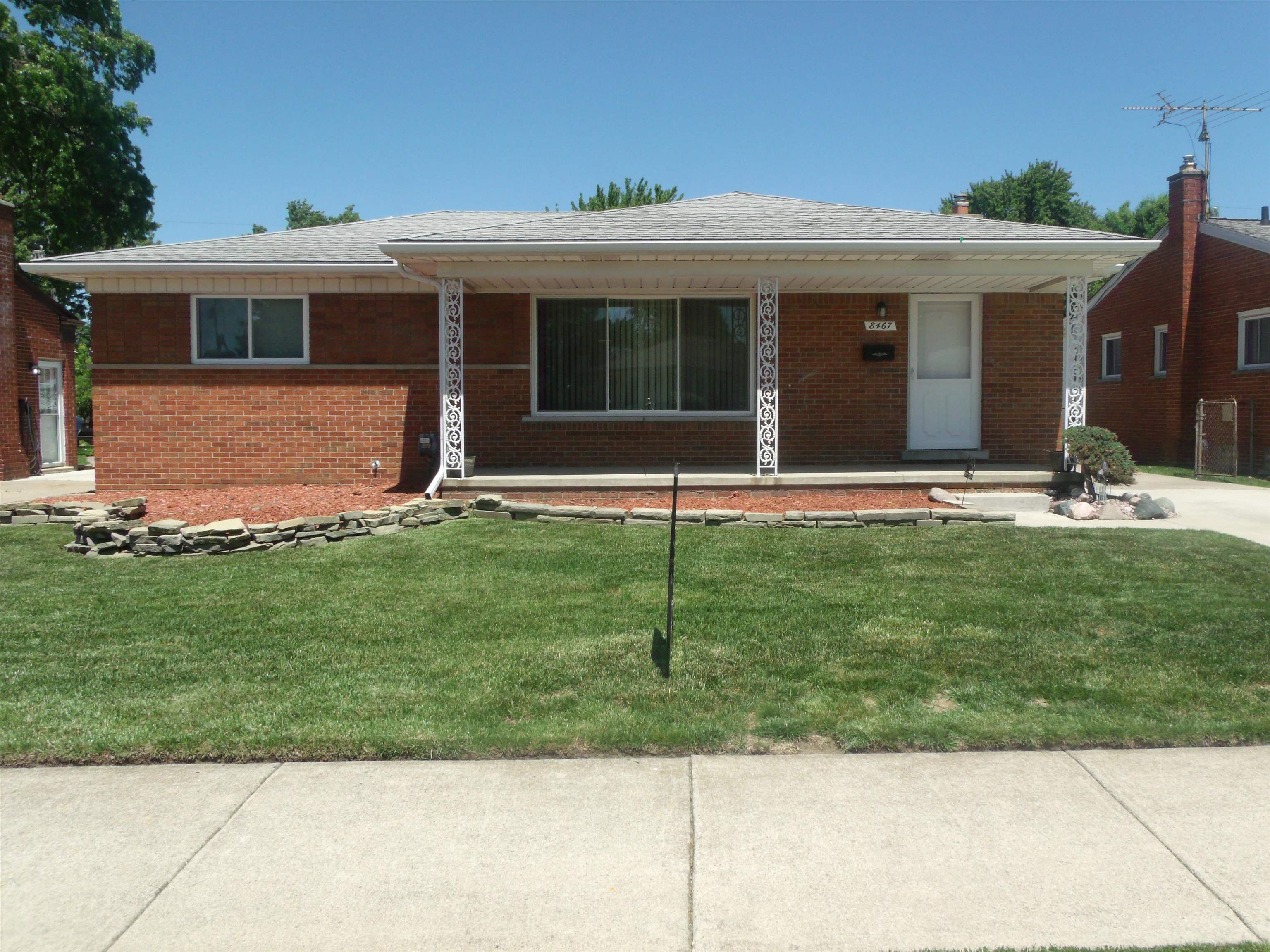 8467 Darlene Street Property Photo 2