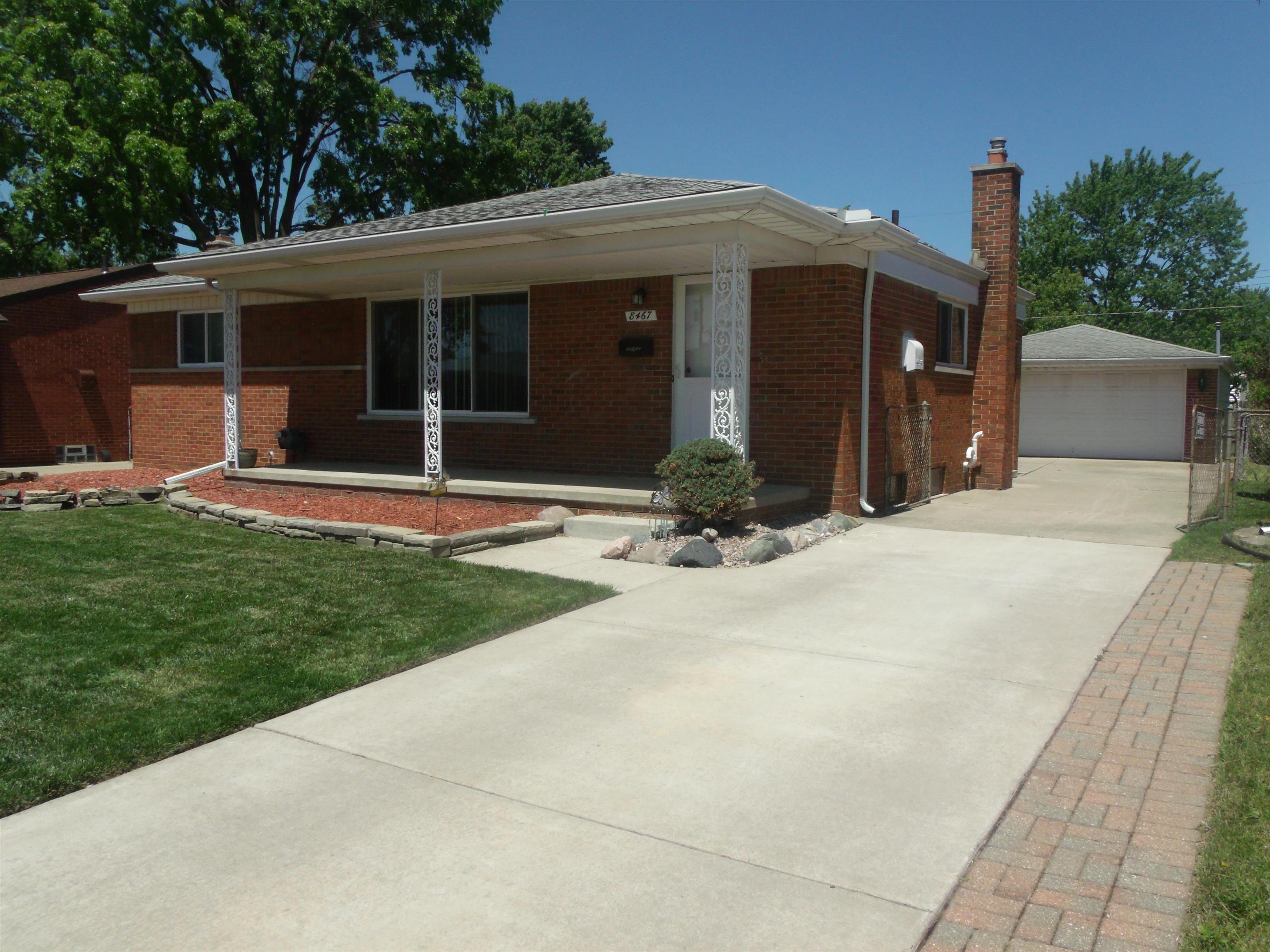 8467 Darlene Street Property Photo 3