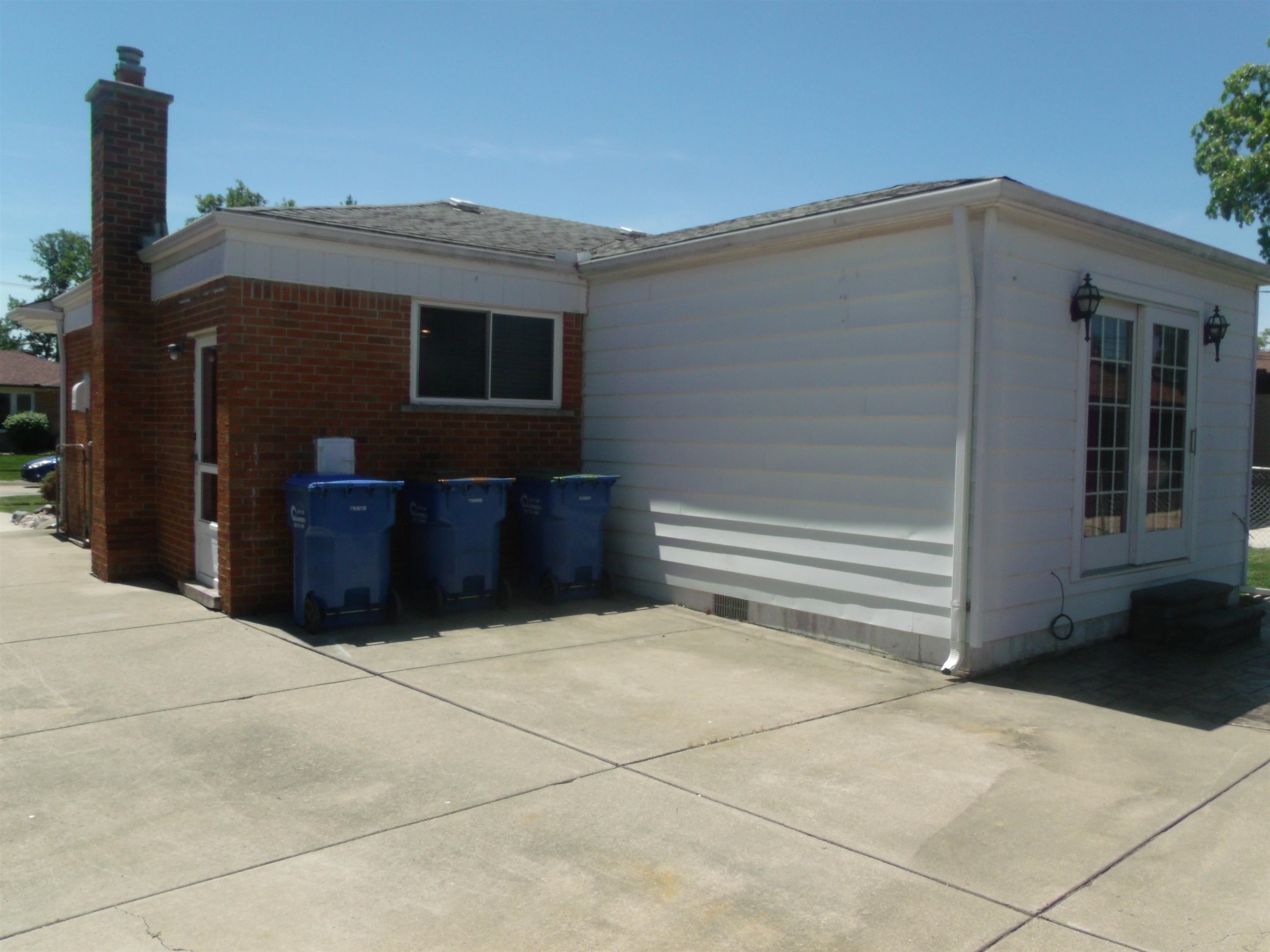 8467 Darlene Street Property Photo 6