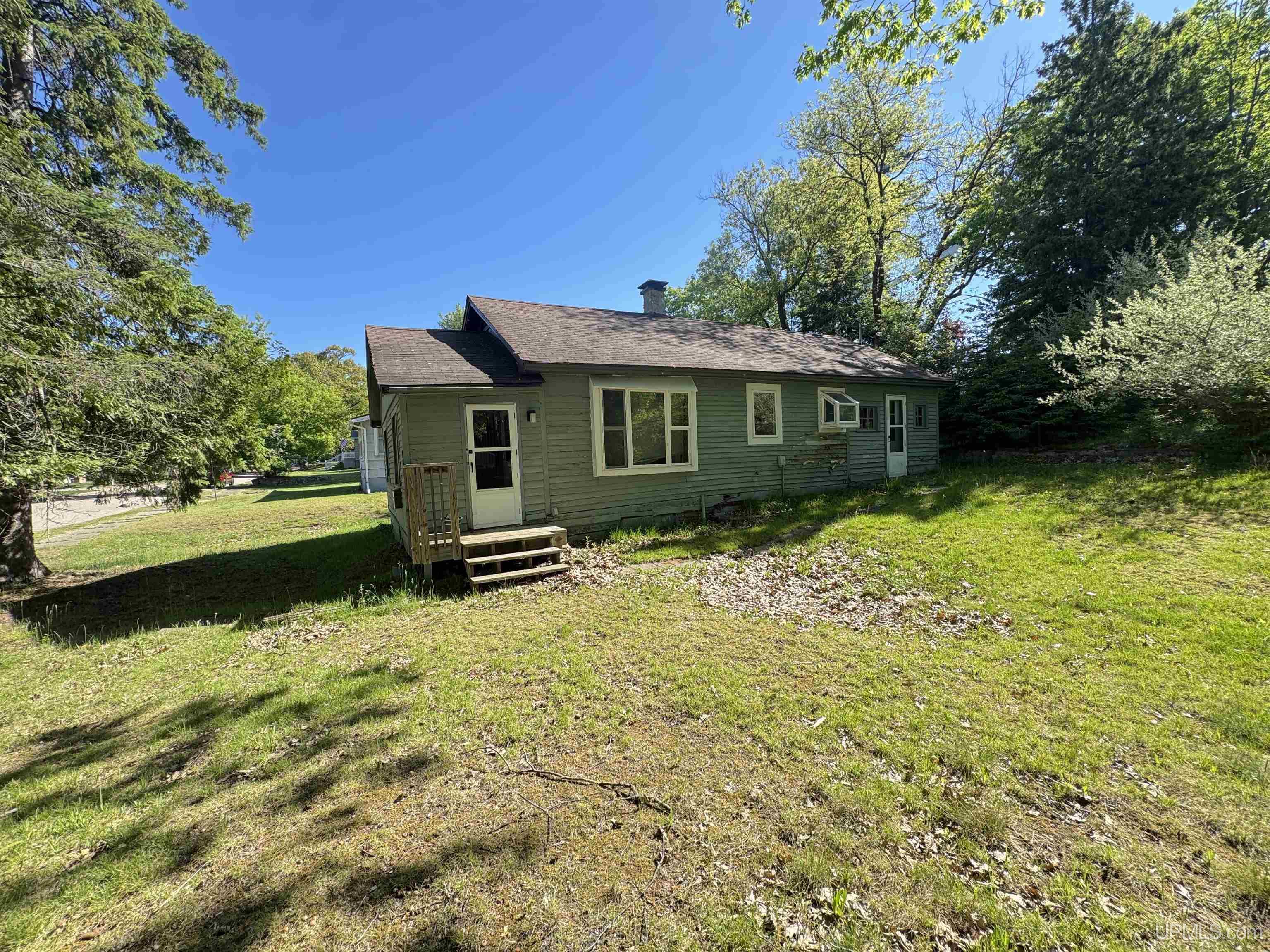 508 Oak Street Property Photo 2