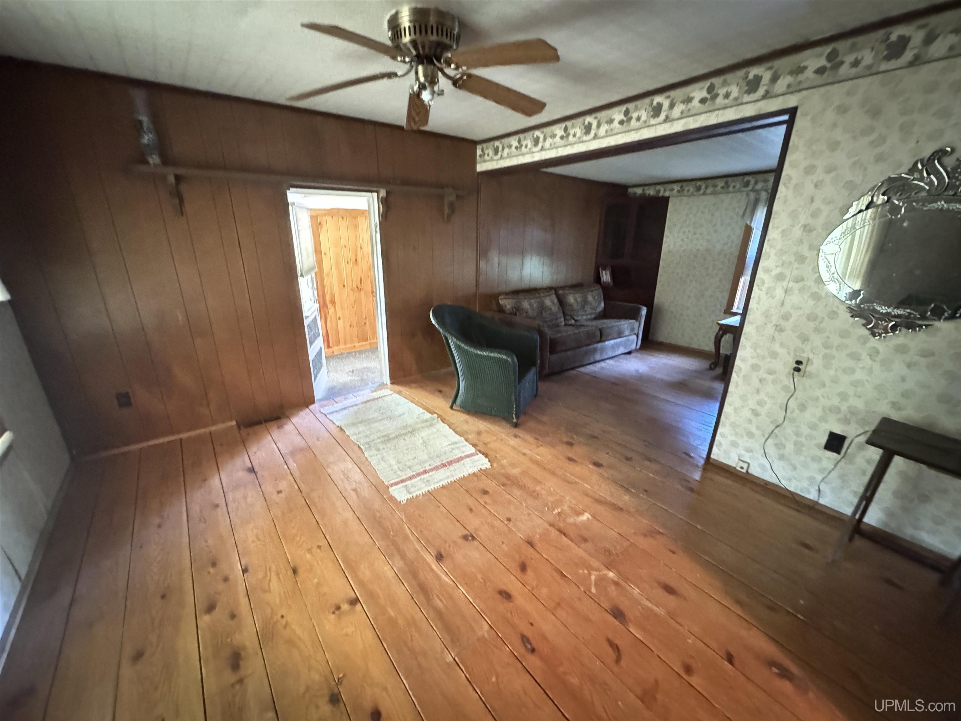 508 Oak Street Property Photo 5
