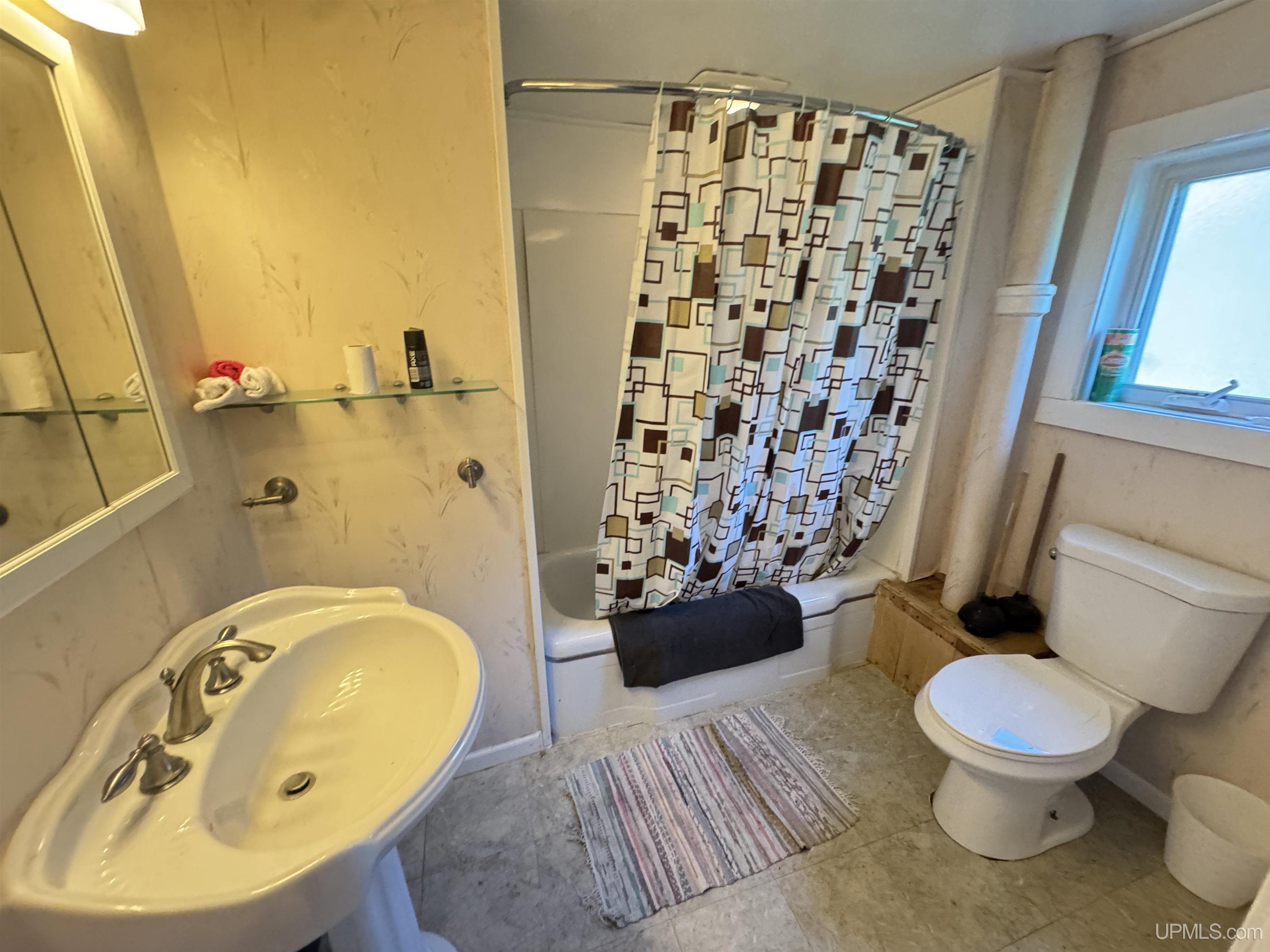 508 Oak Street Property Photo 11