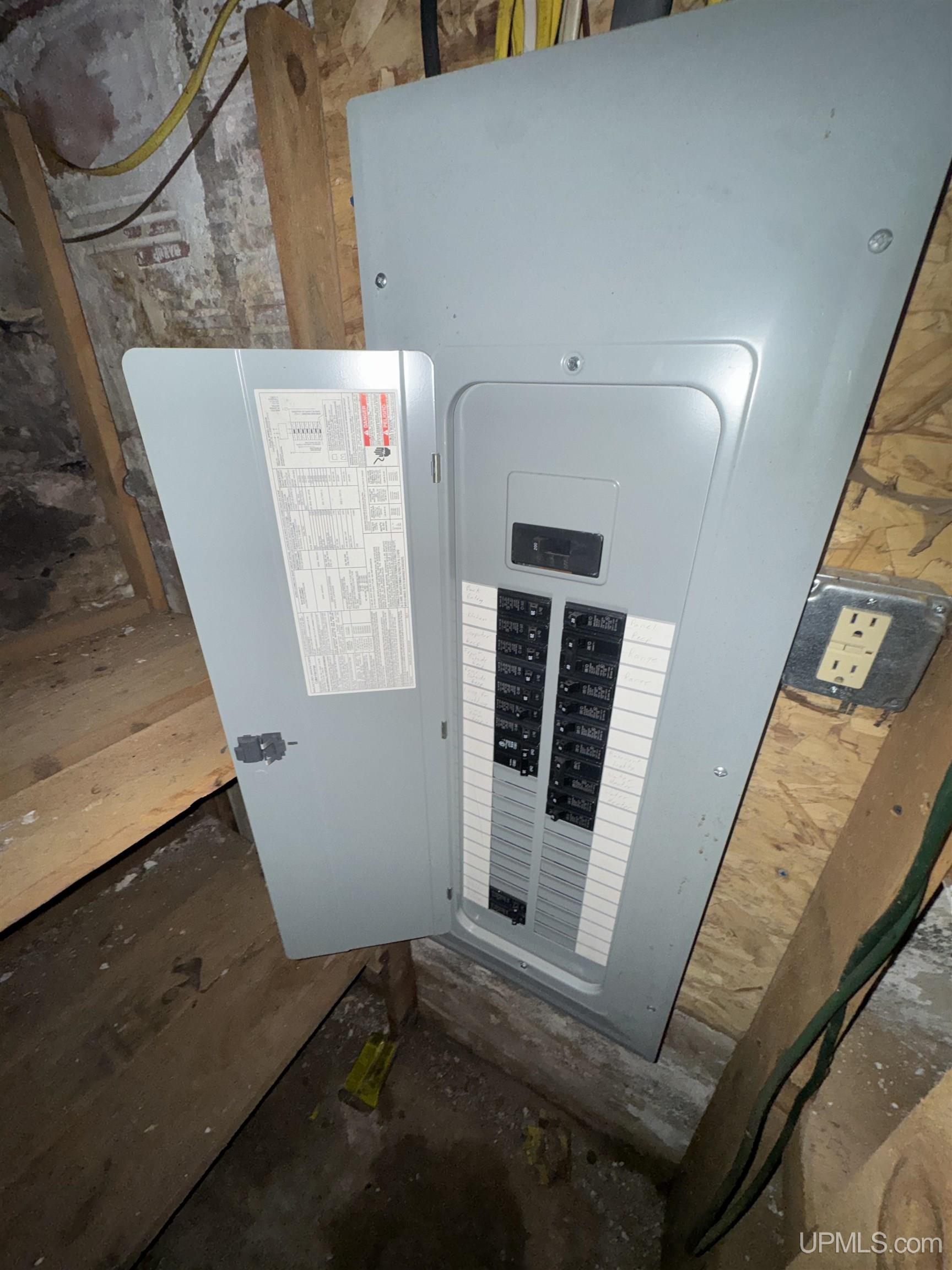 508 Oak Street Property Photo 14
