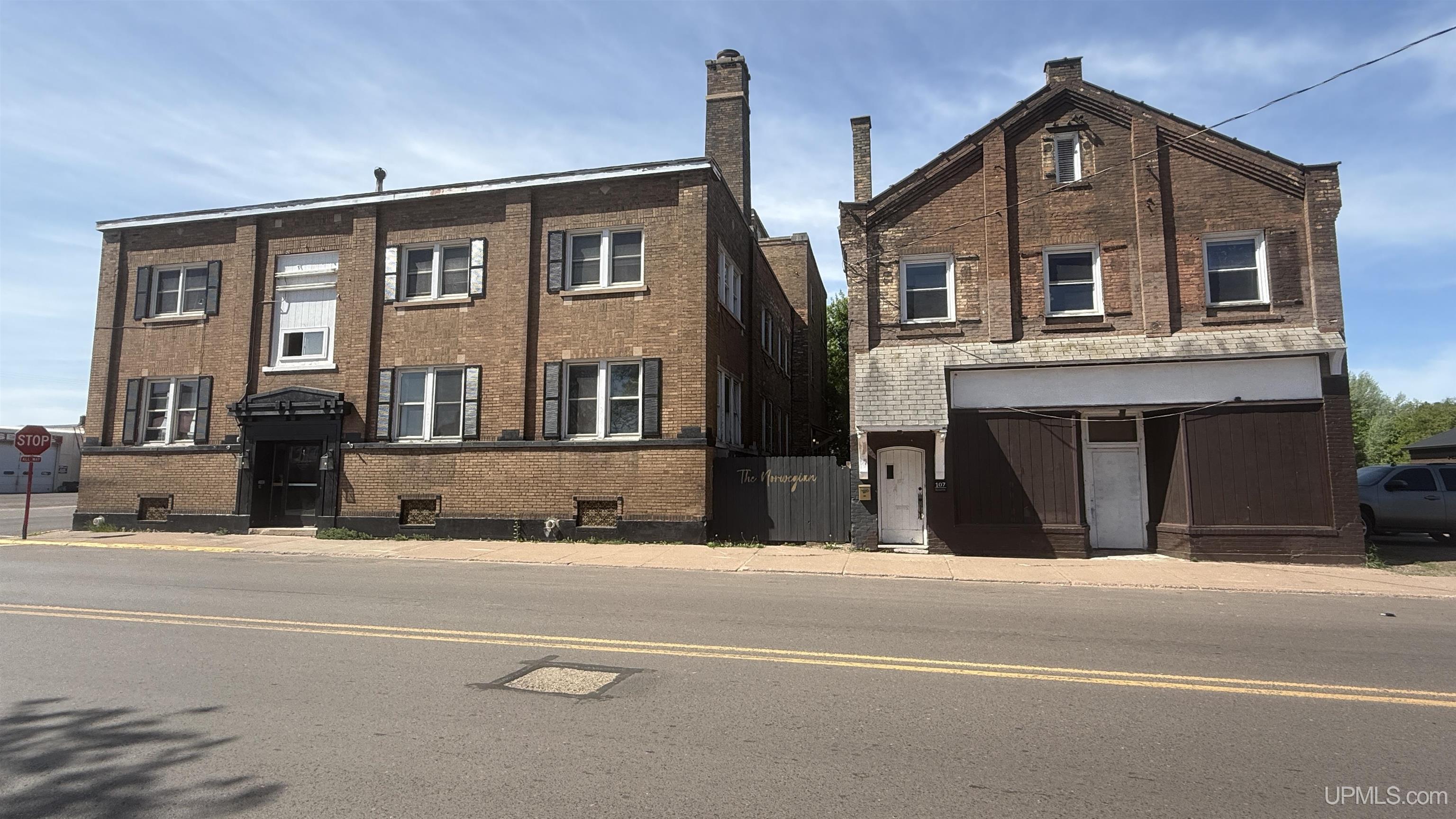 101 N Lowell Street Property Photo 1