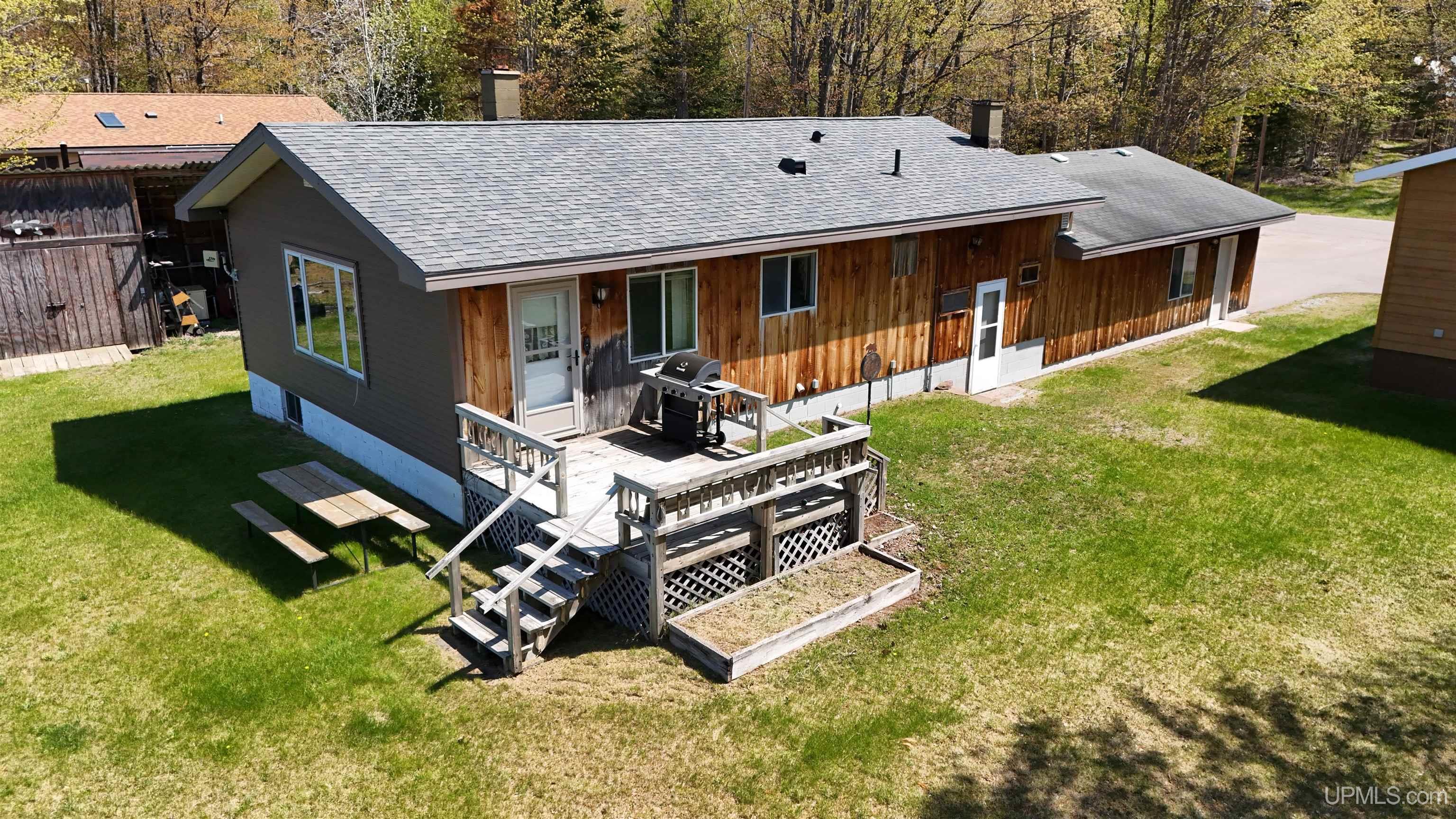 4467 N Lighthouse Road Property Photo 1