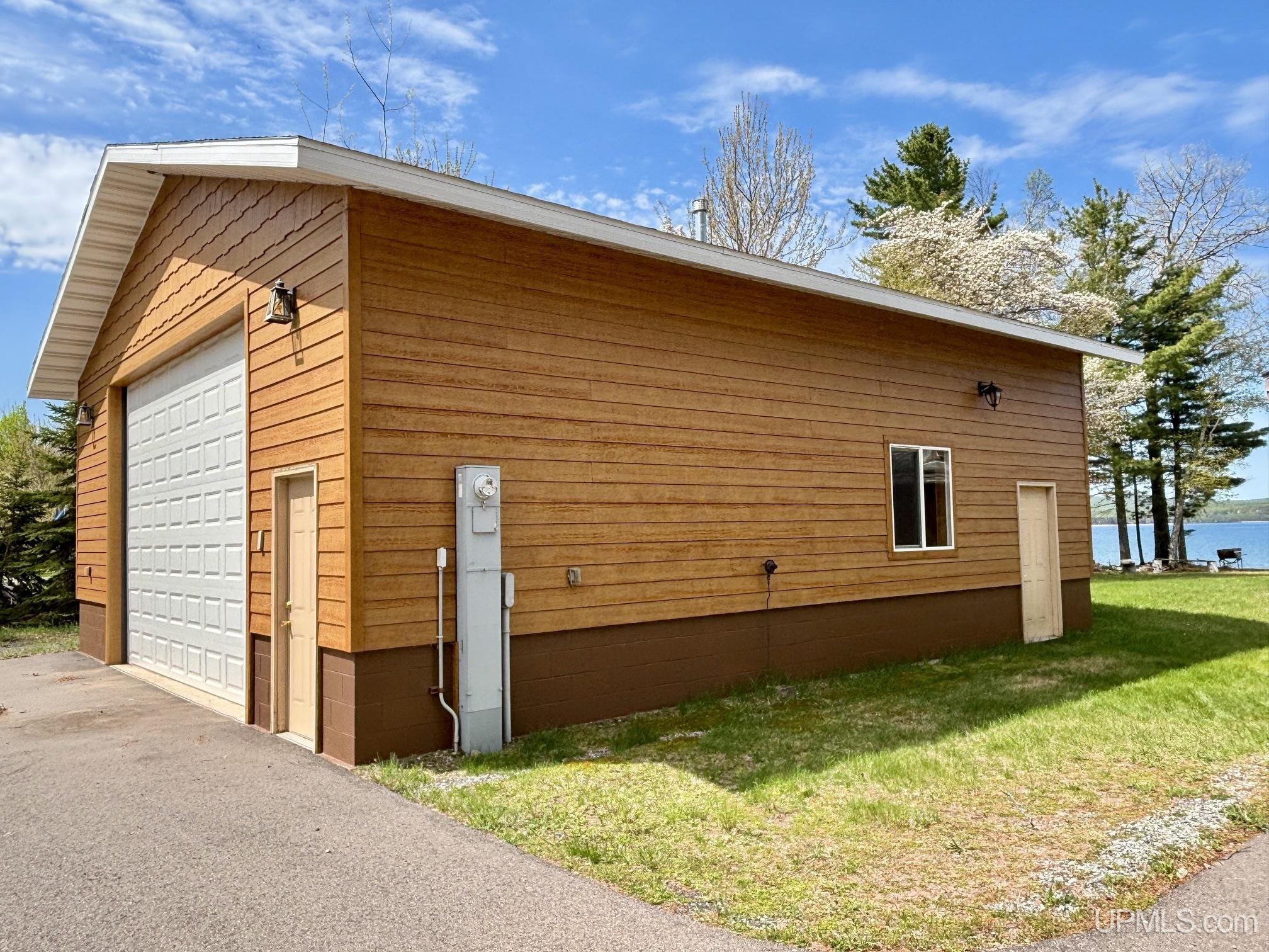 4467 N Lighthouse Road Property Photo 5