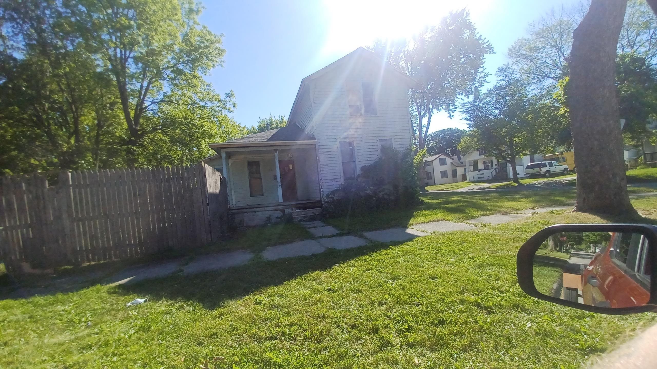 921 Monroe Street Property Photo 2