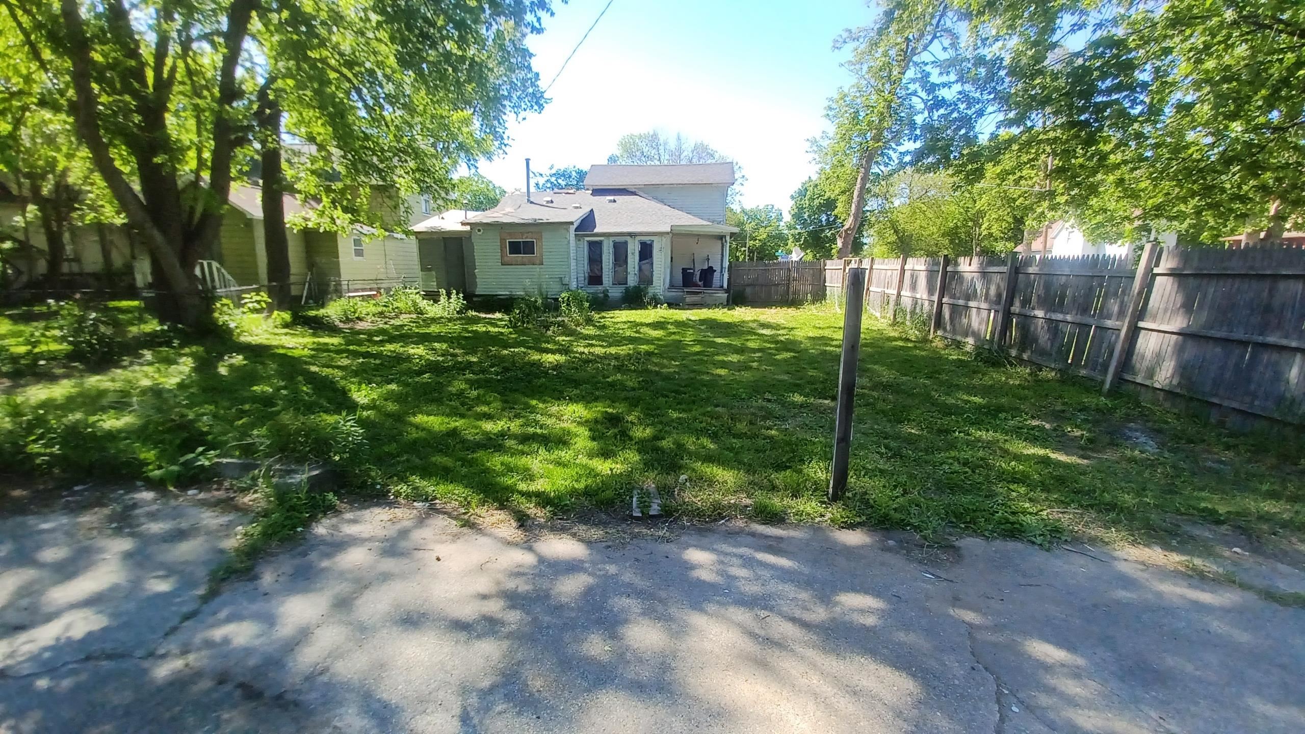 921 Monroe Street Property Photo 4