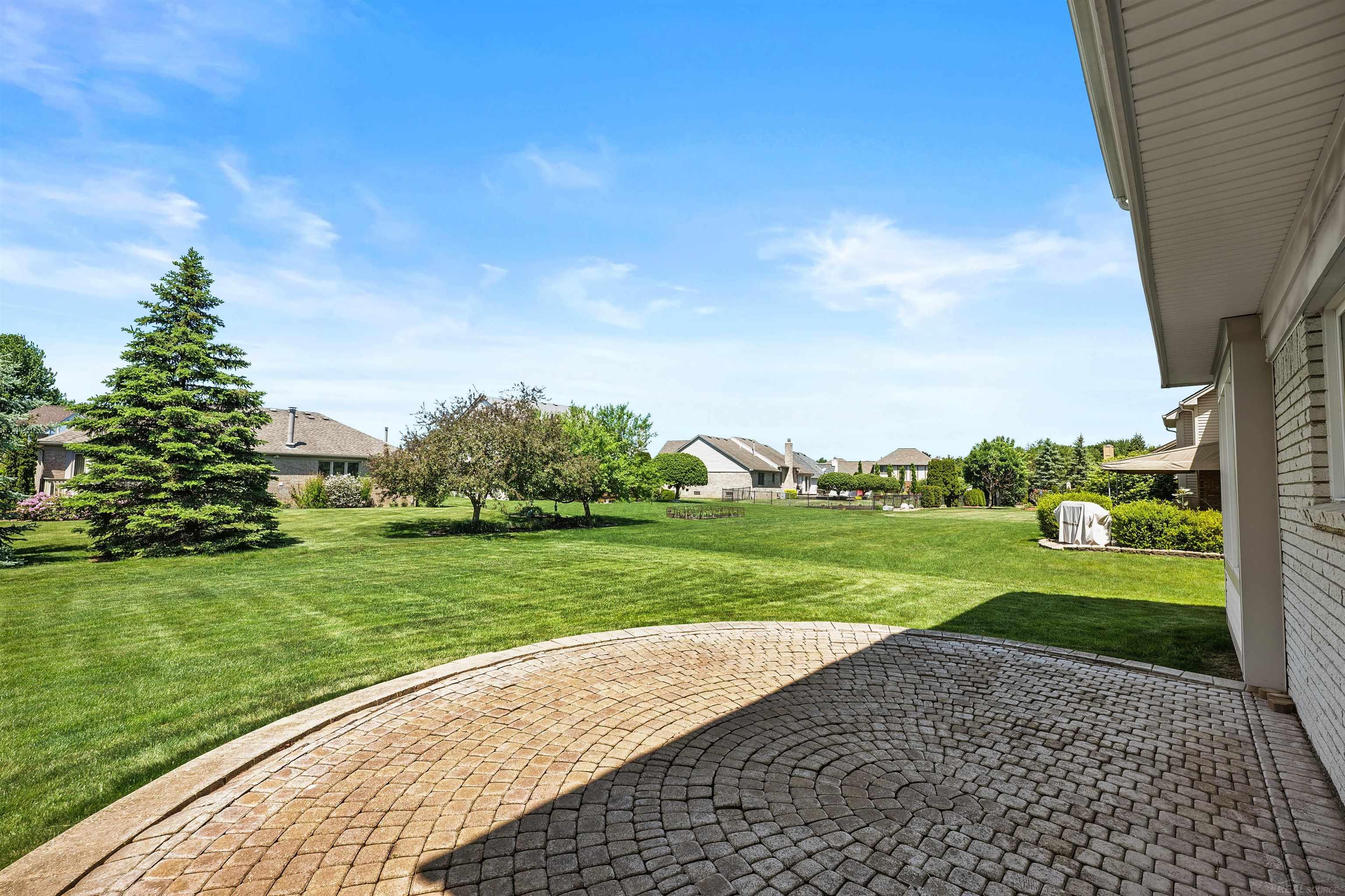 46325 Glen Eagle Drive Property Photo 5
