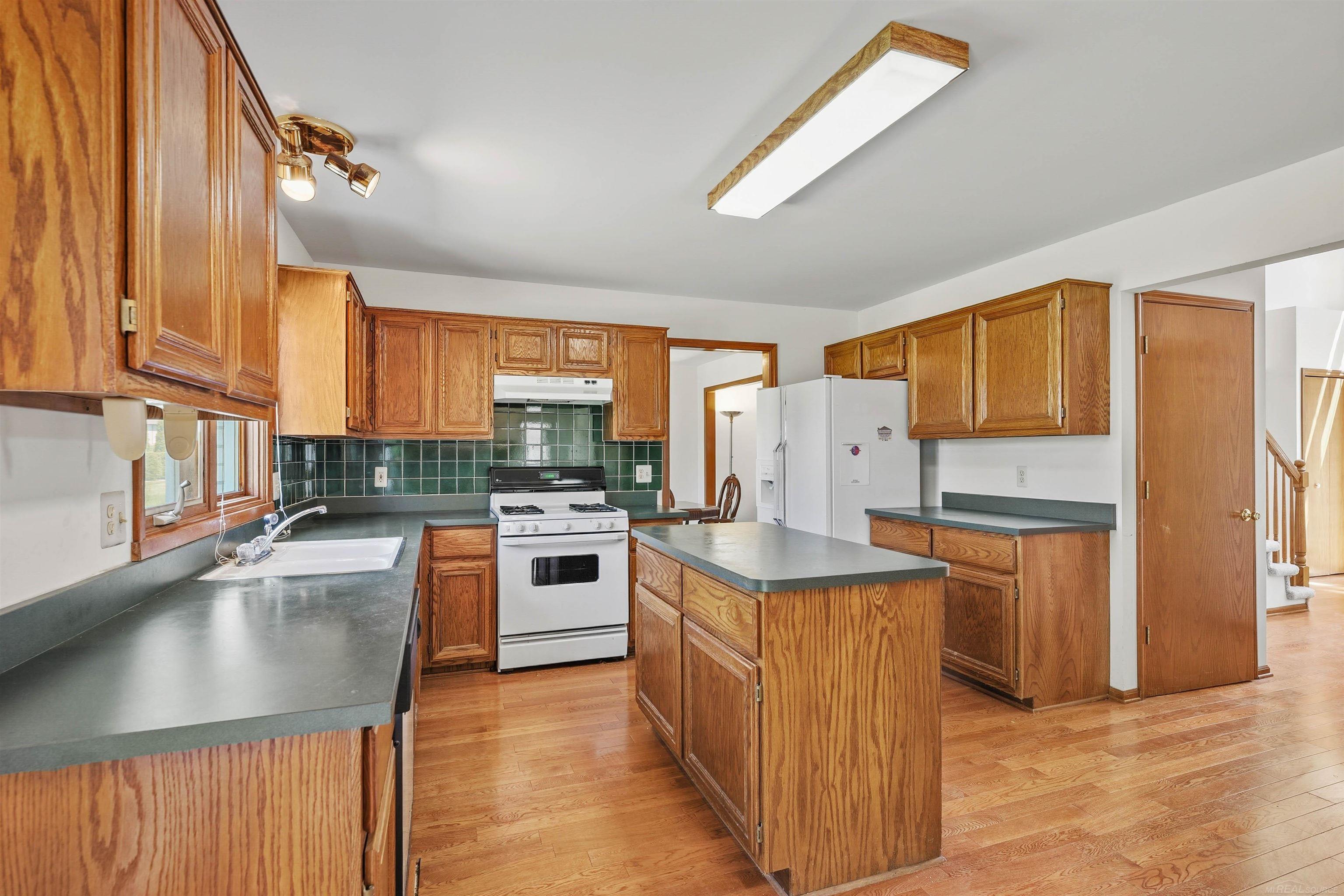 46325 Glen Eagle Drive Property Photo 10