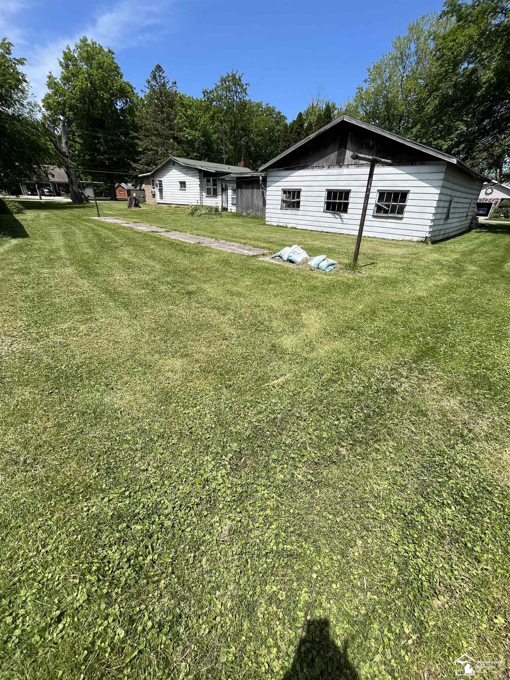 13698 Laplaisance Road