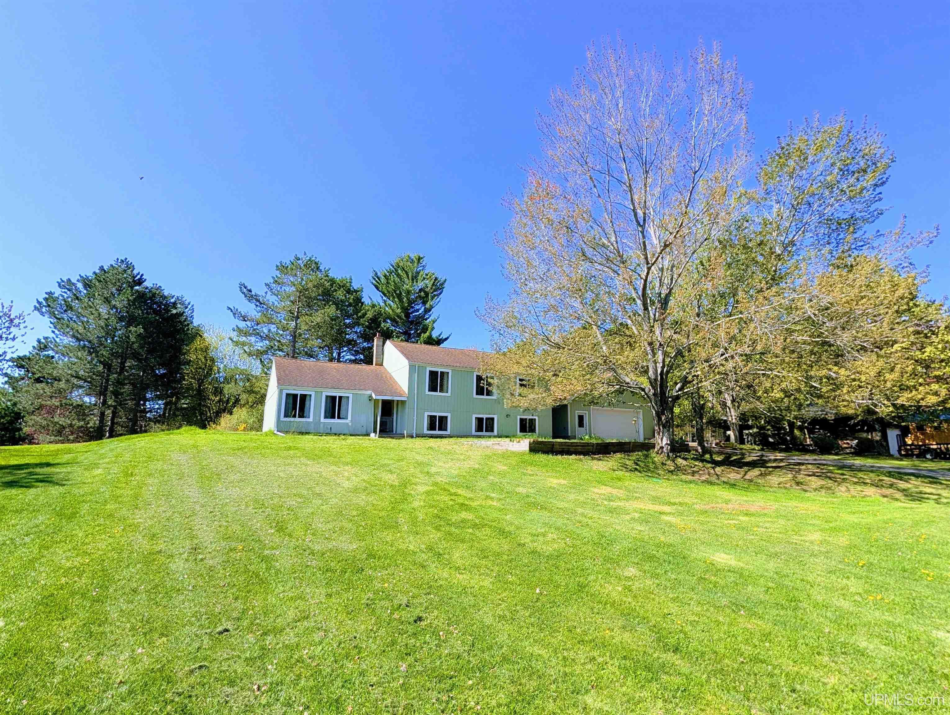 125 Aspen Drive Property Photo 1