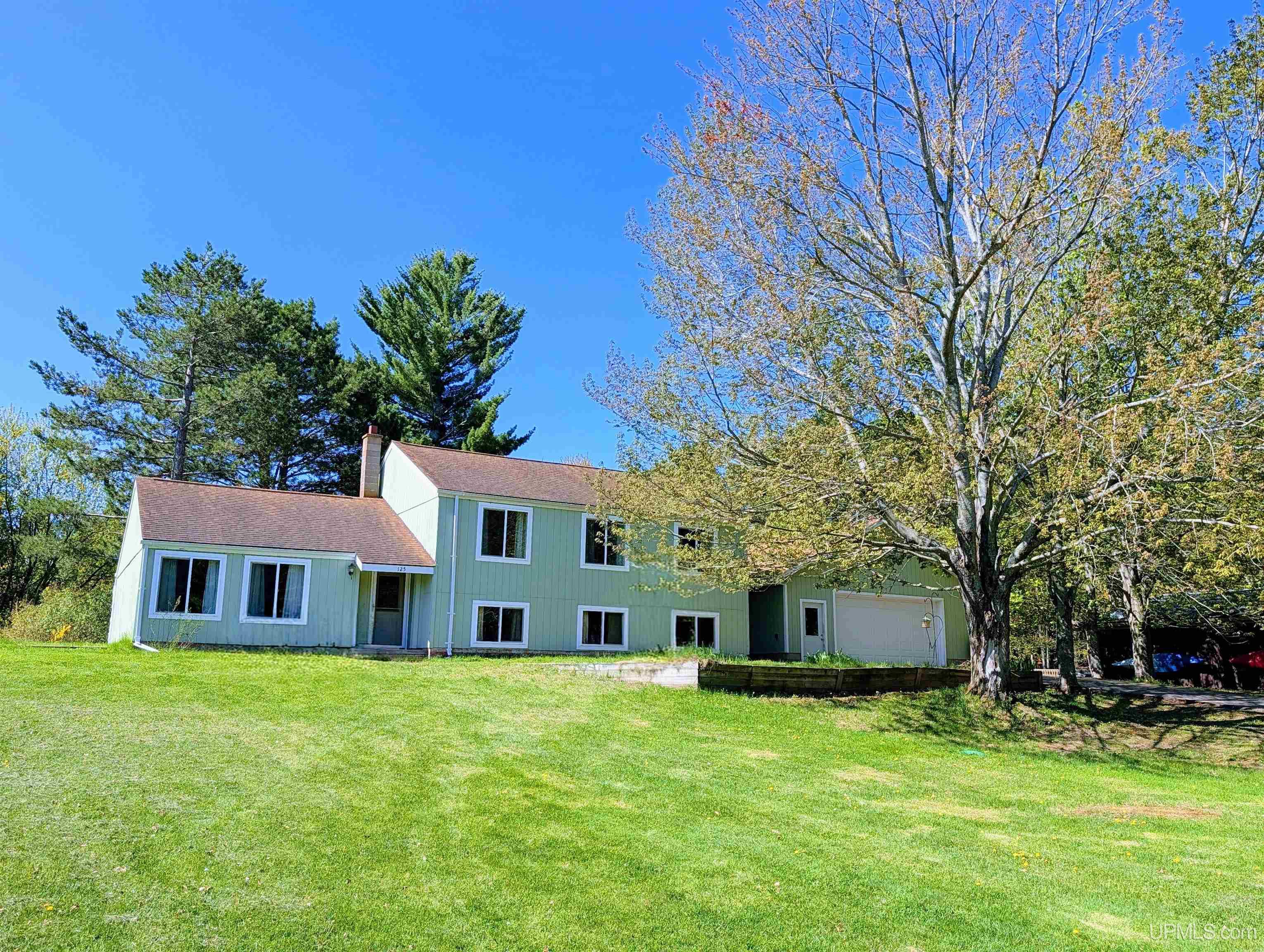 125 Aspen Drive Property Photo 2