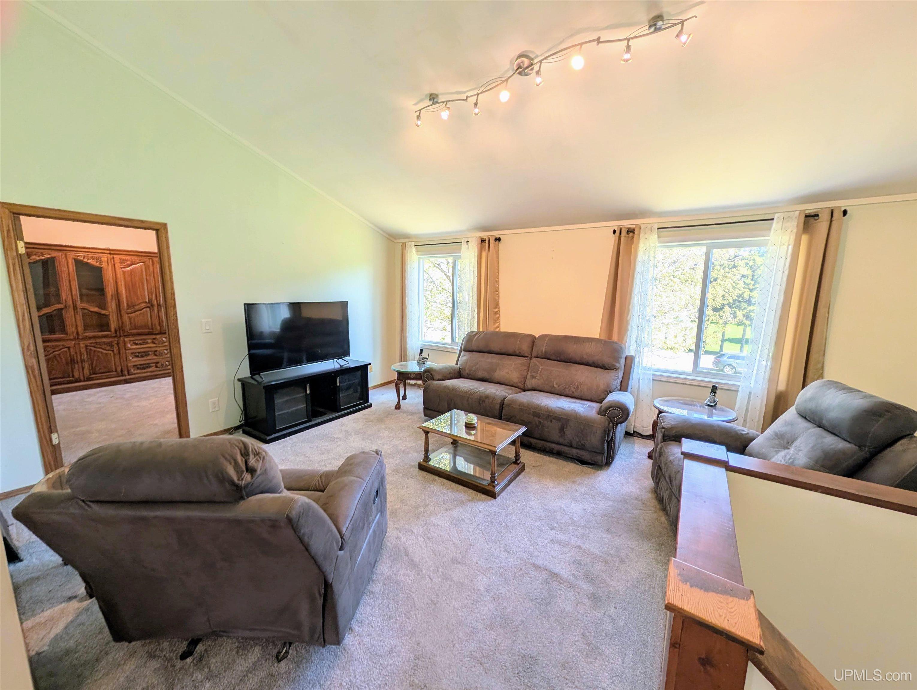 125 Aspen Drive Property Photo 8