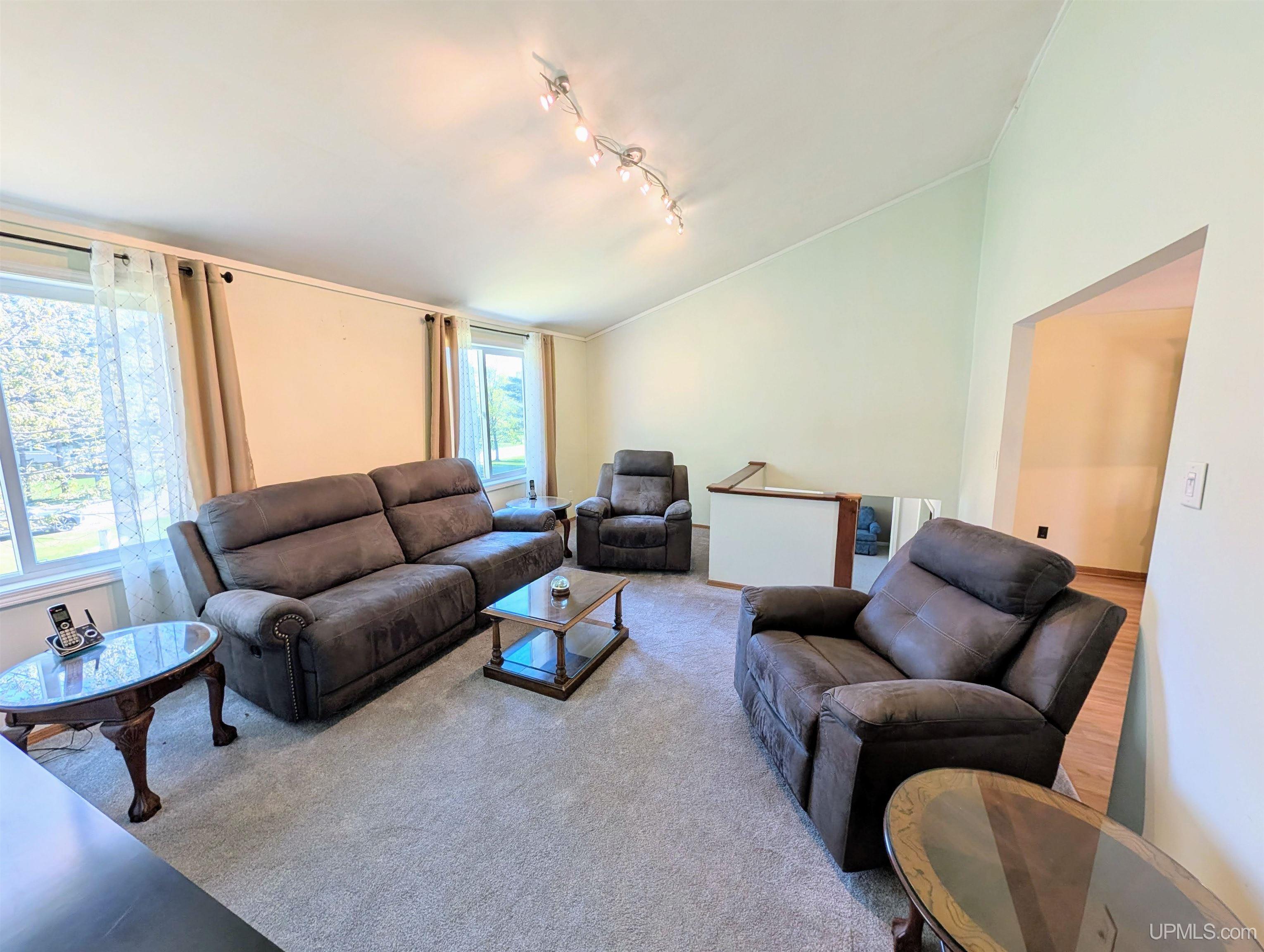 125 Aspen Drive Property Photo 9