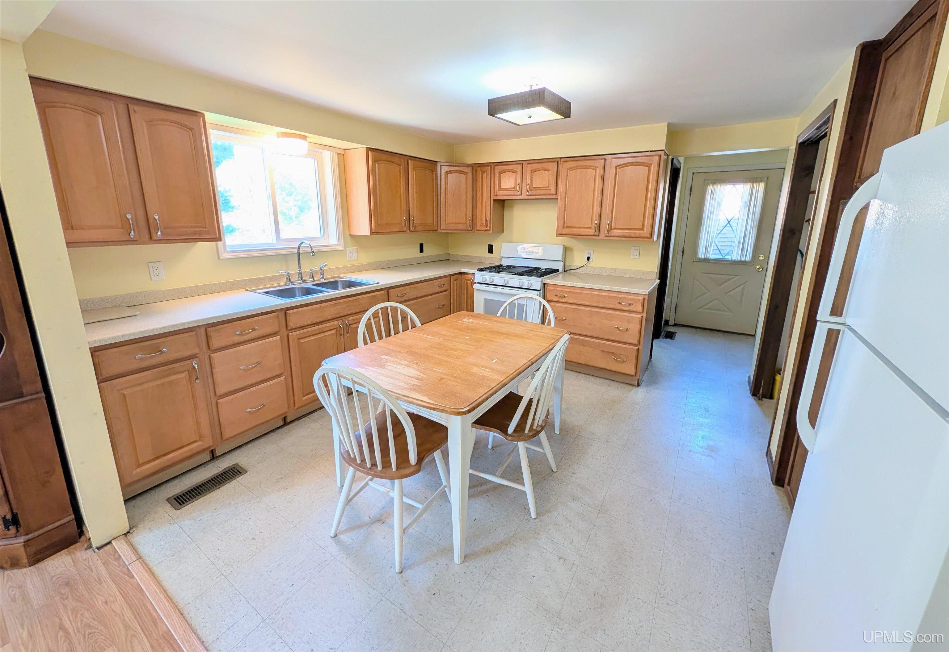 125 Aspen Drive Property Photo 11