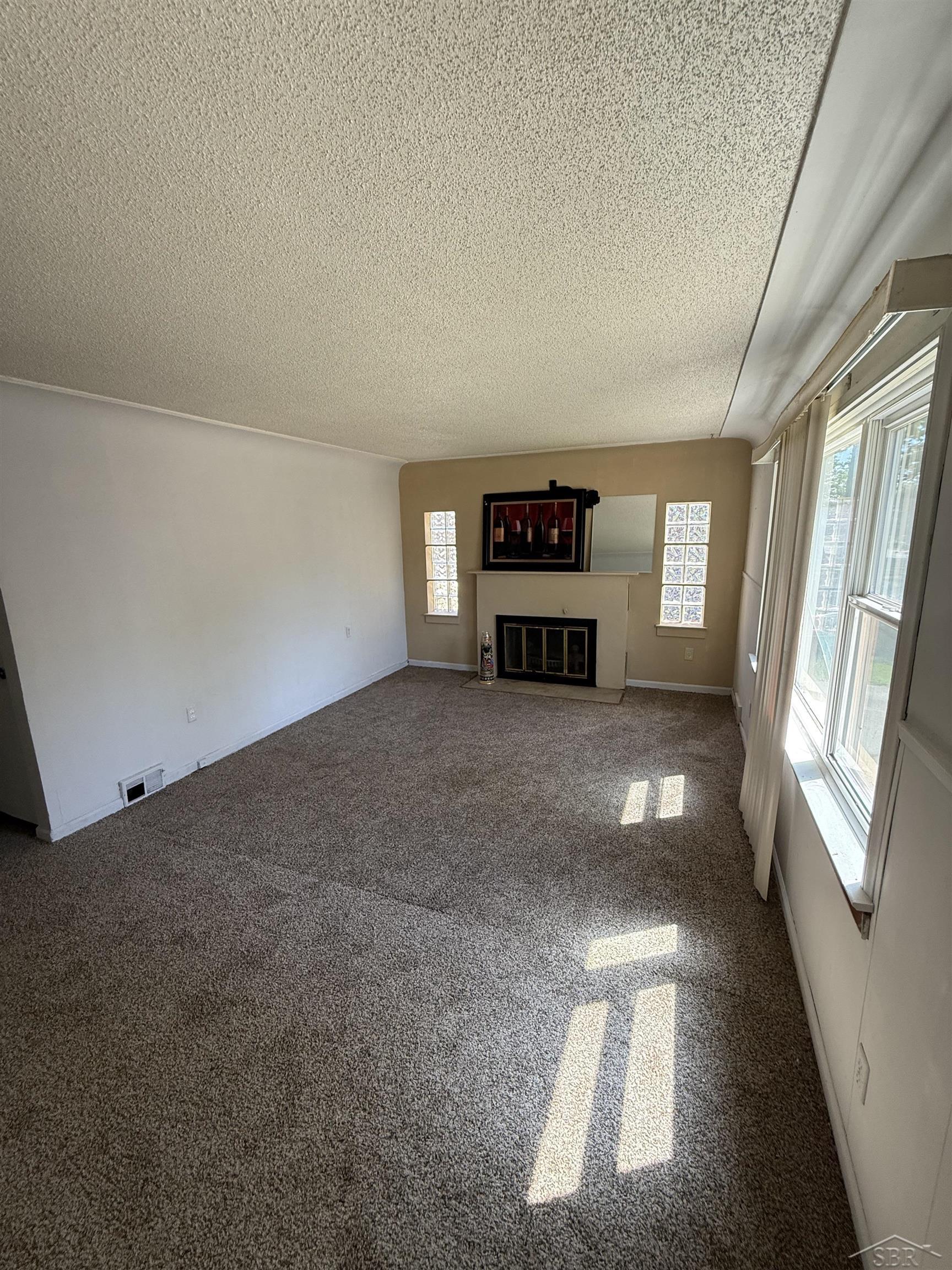 2506 Owen Street Property Photo 2