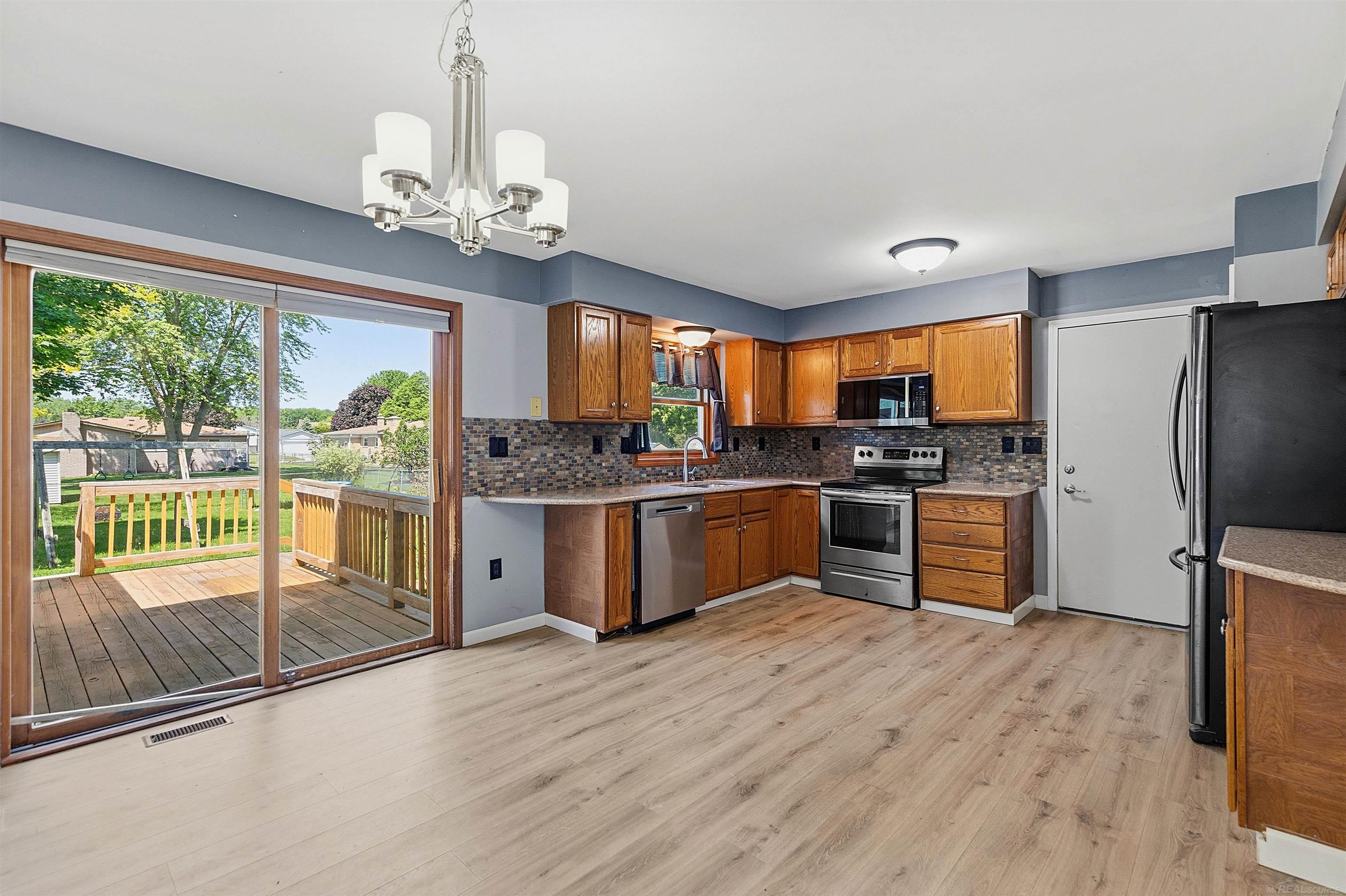 51613 Sass Road Property Photo 4