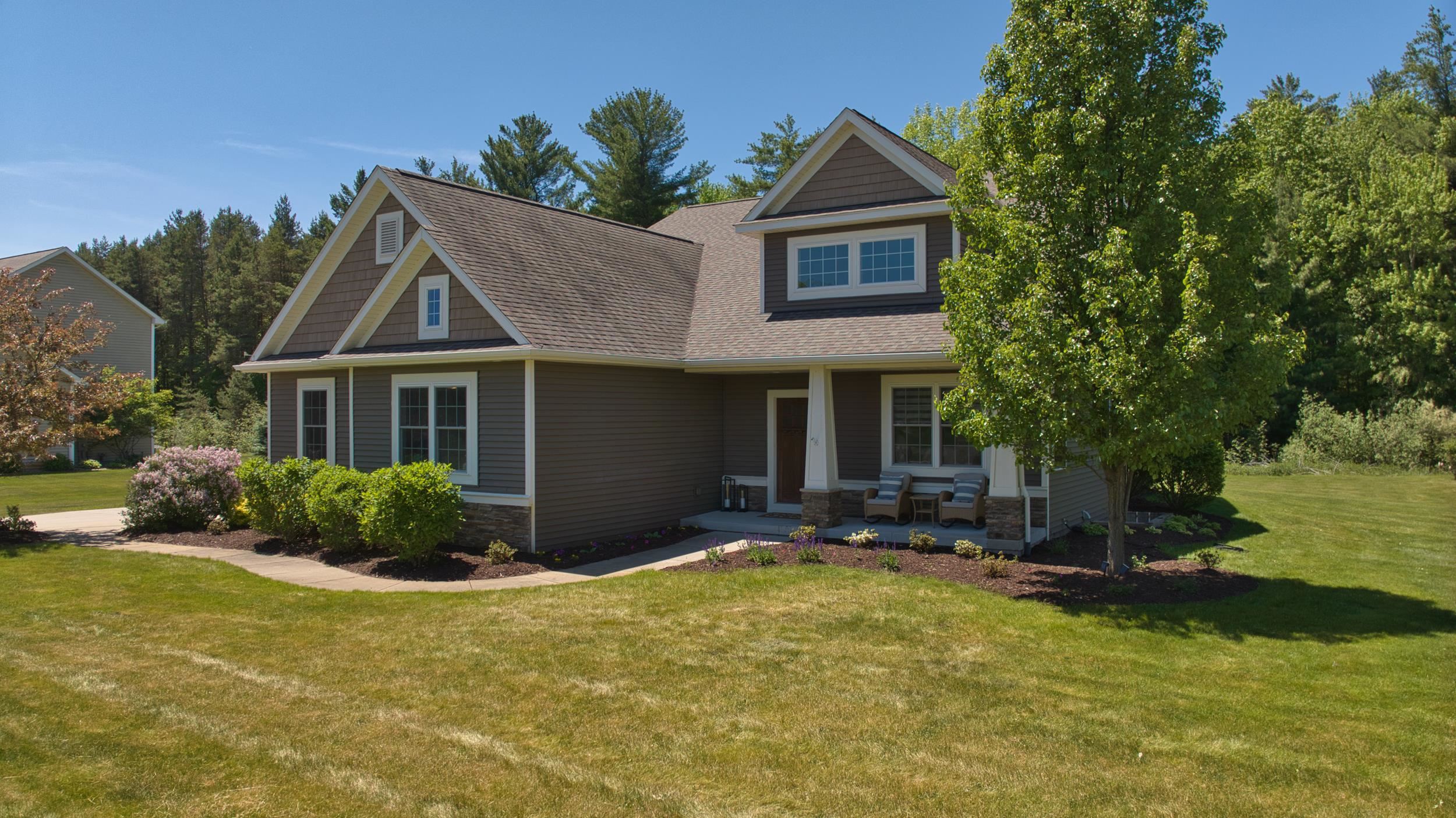 2083 N Harvest Circle Property Photo 1
