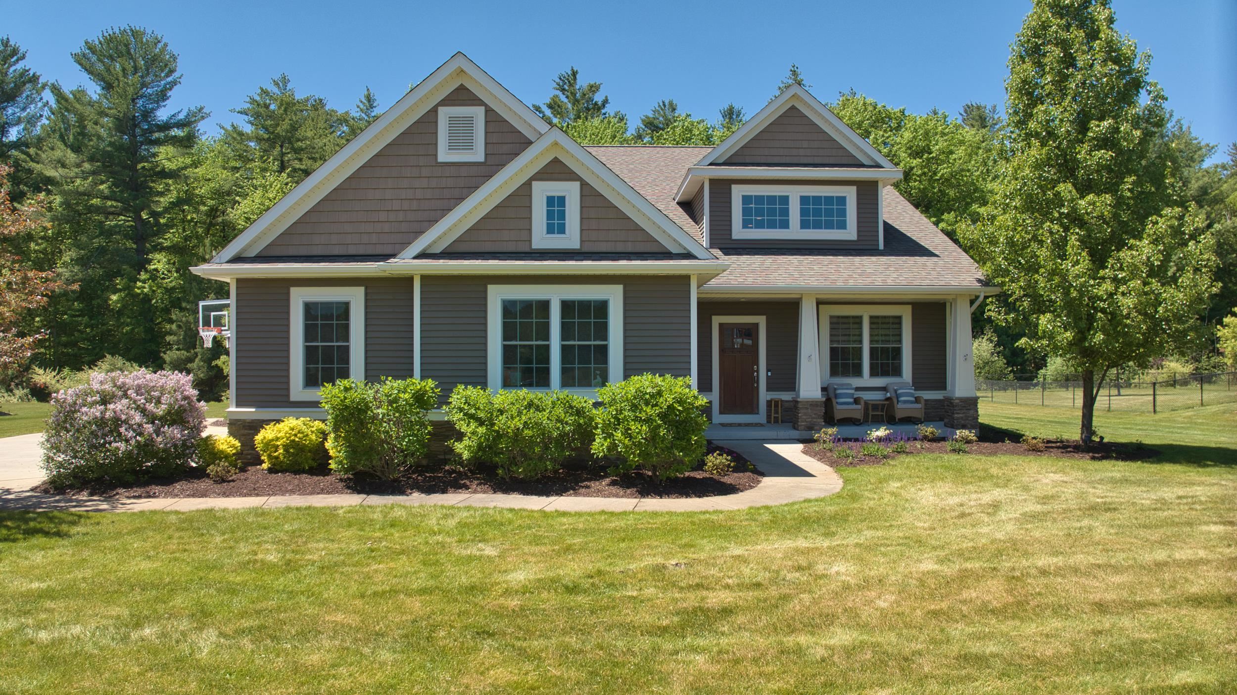 2083 N Harvest Circle Property Photo 2
