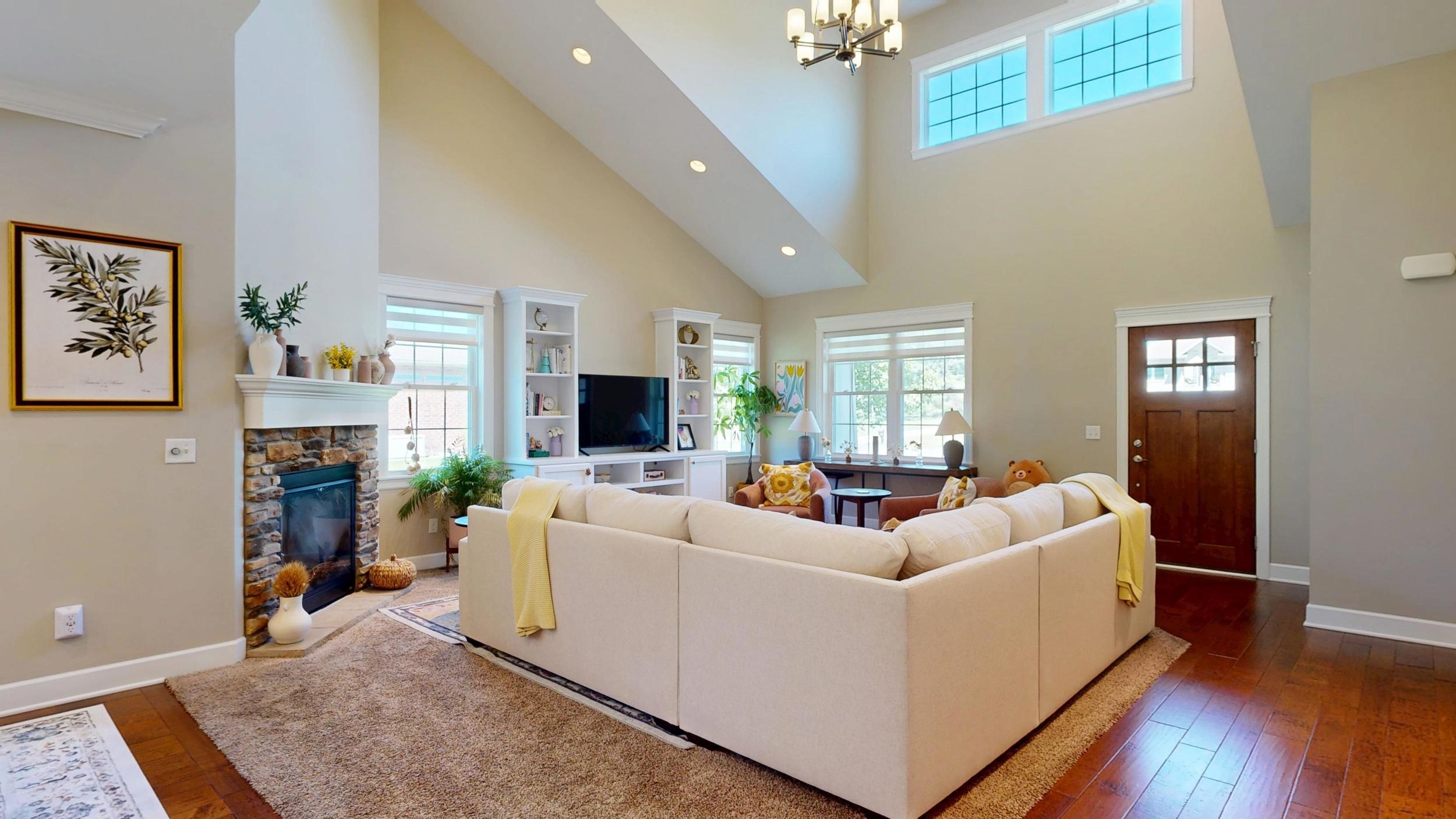 2083 N Harvest Circle Property Photo 4