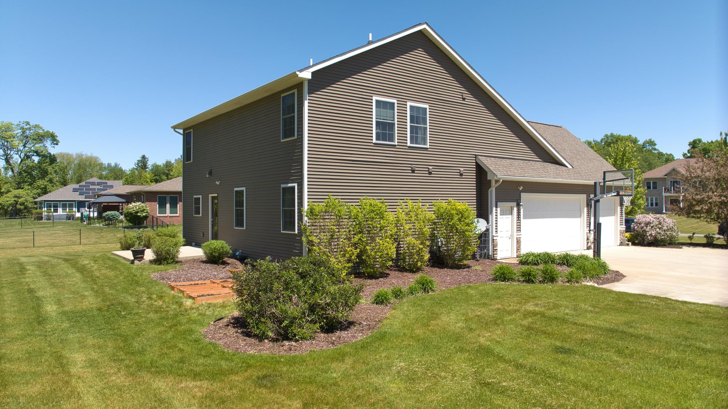 2083 N Harvest Circle Property Photo 41