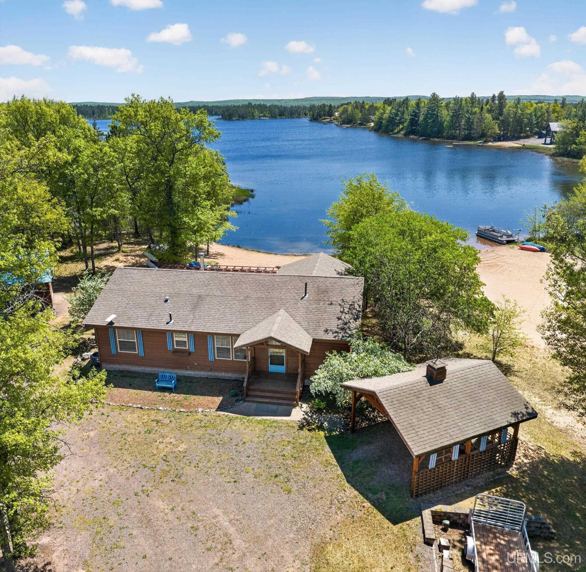 12282 N Randolph Road Property Photo 3