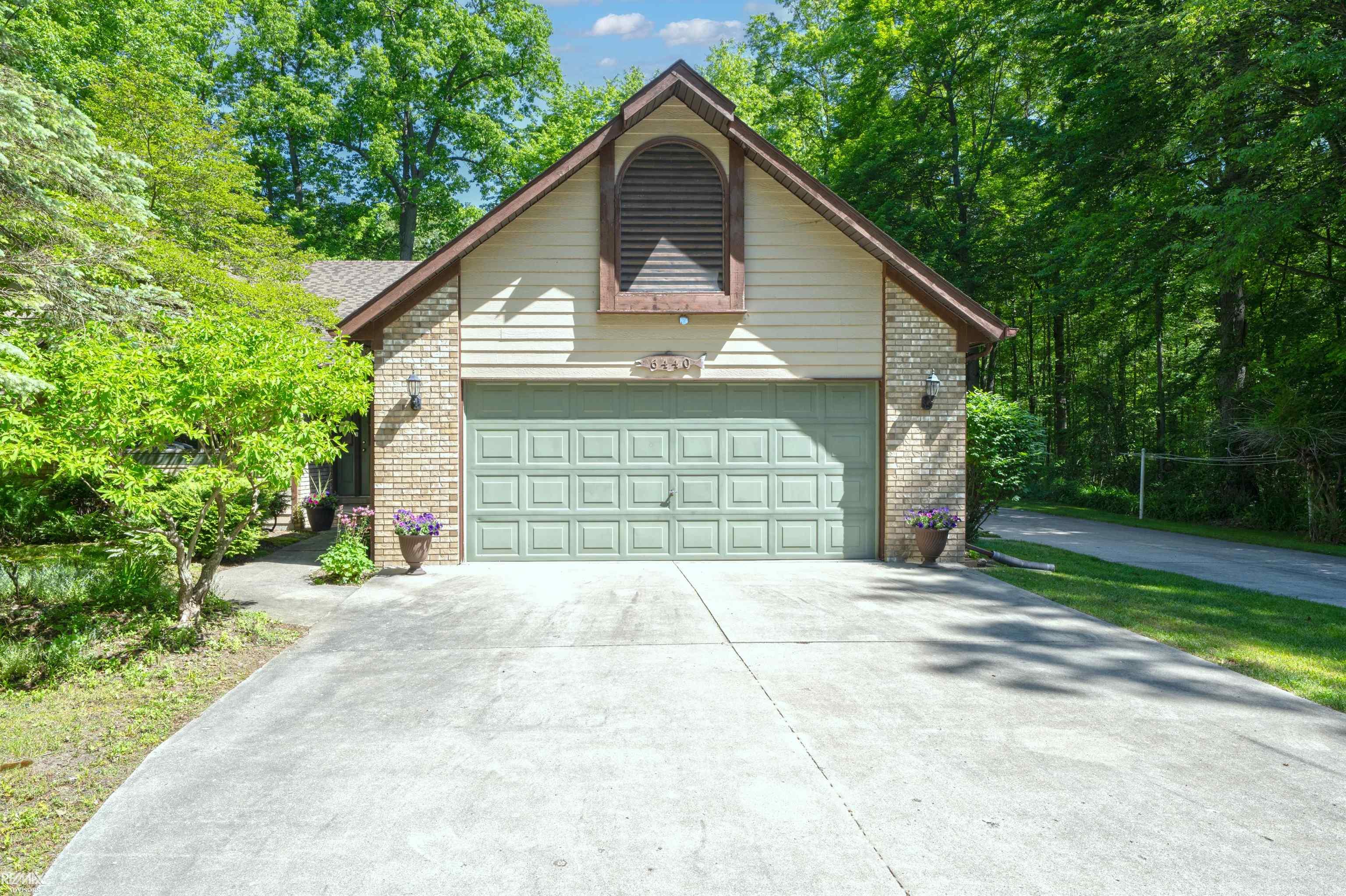6440 Benoit Road Property Photo 9