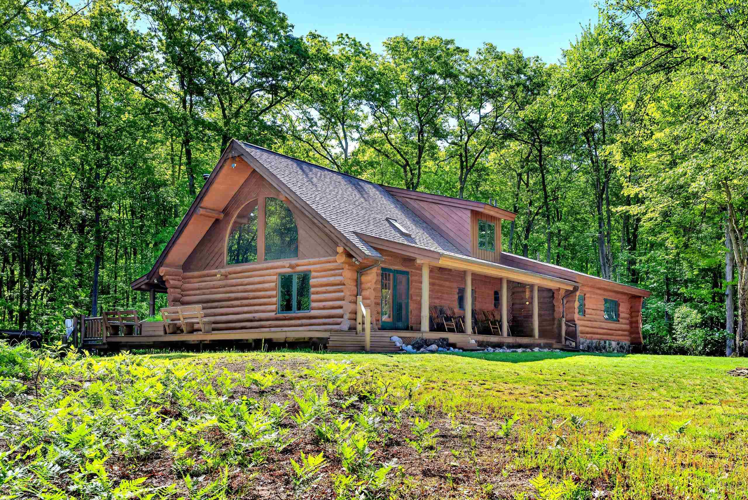 837 E Whitetail Drive Property Photo 1