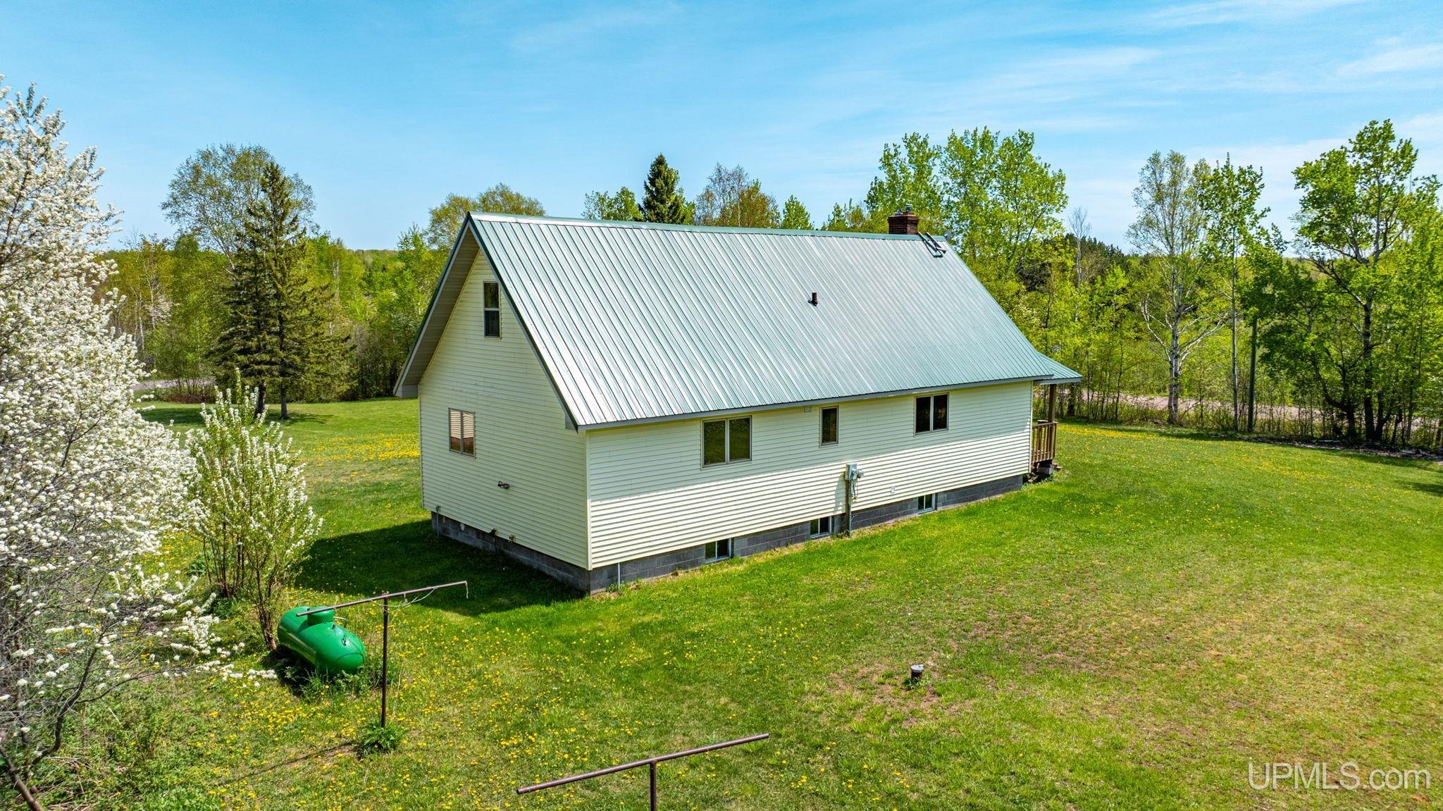 51795 Pontiac Road Property Photo 5