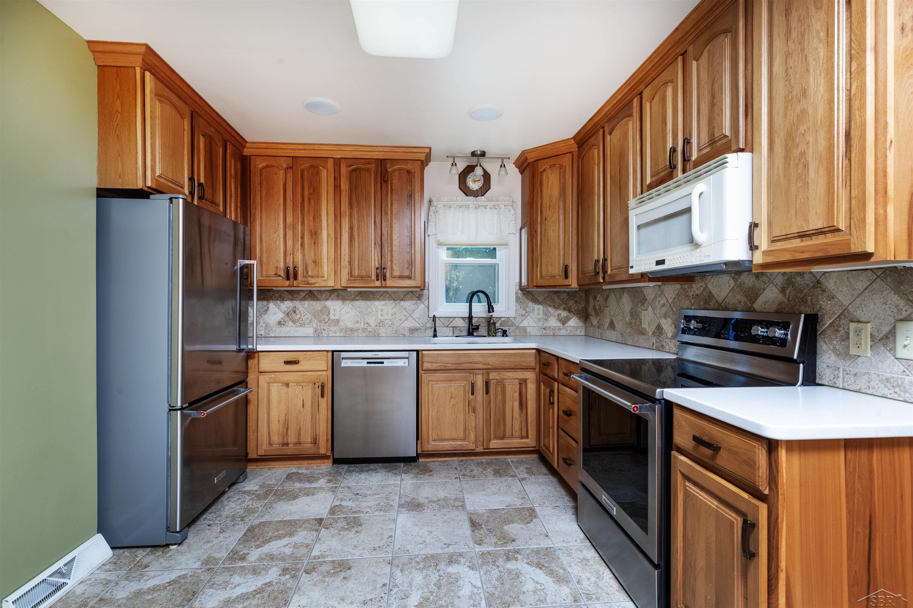 601 N Van Buren Street Property Photo 10