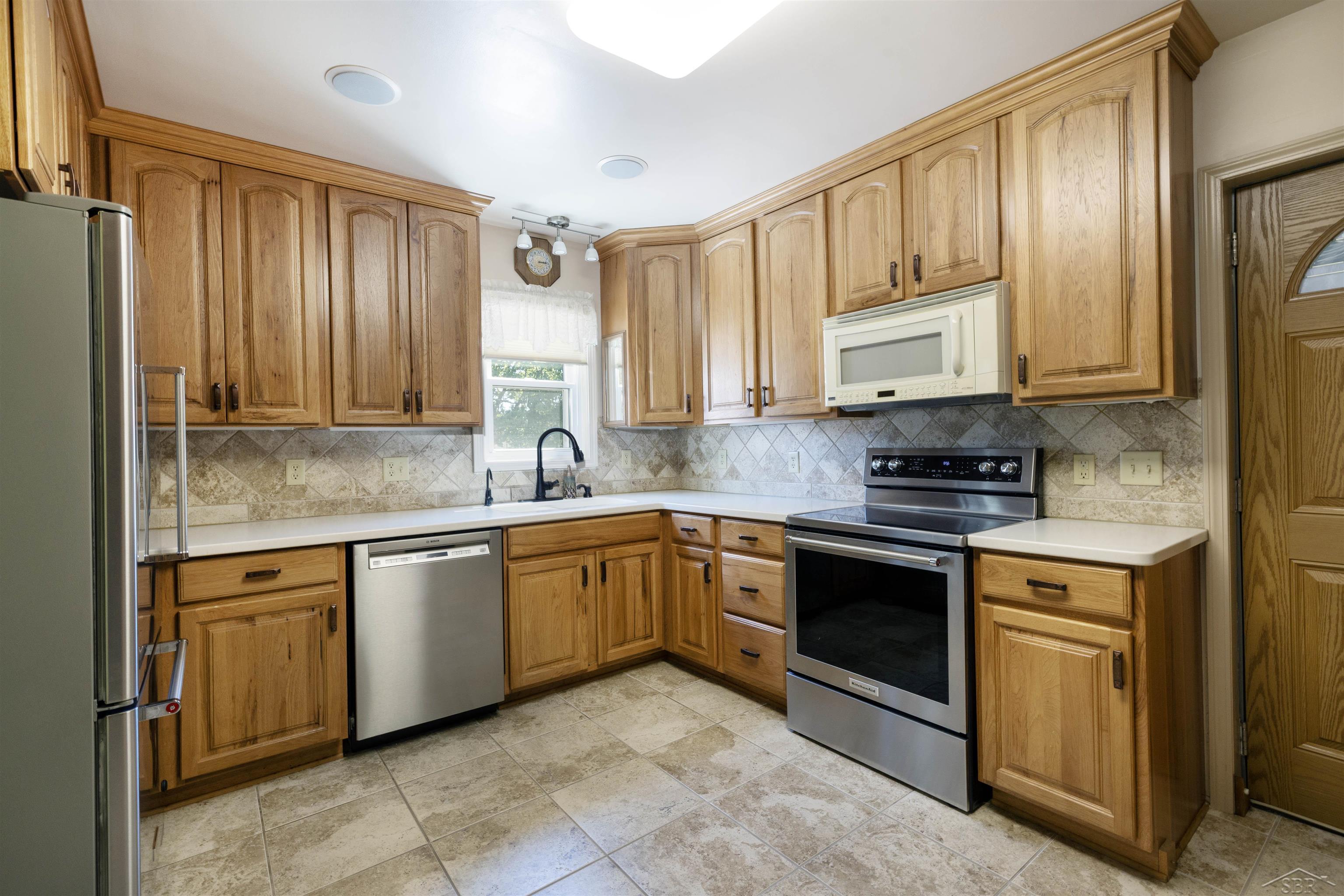 601 N Van Buren Street Property Photo 12