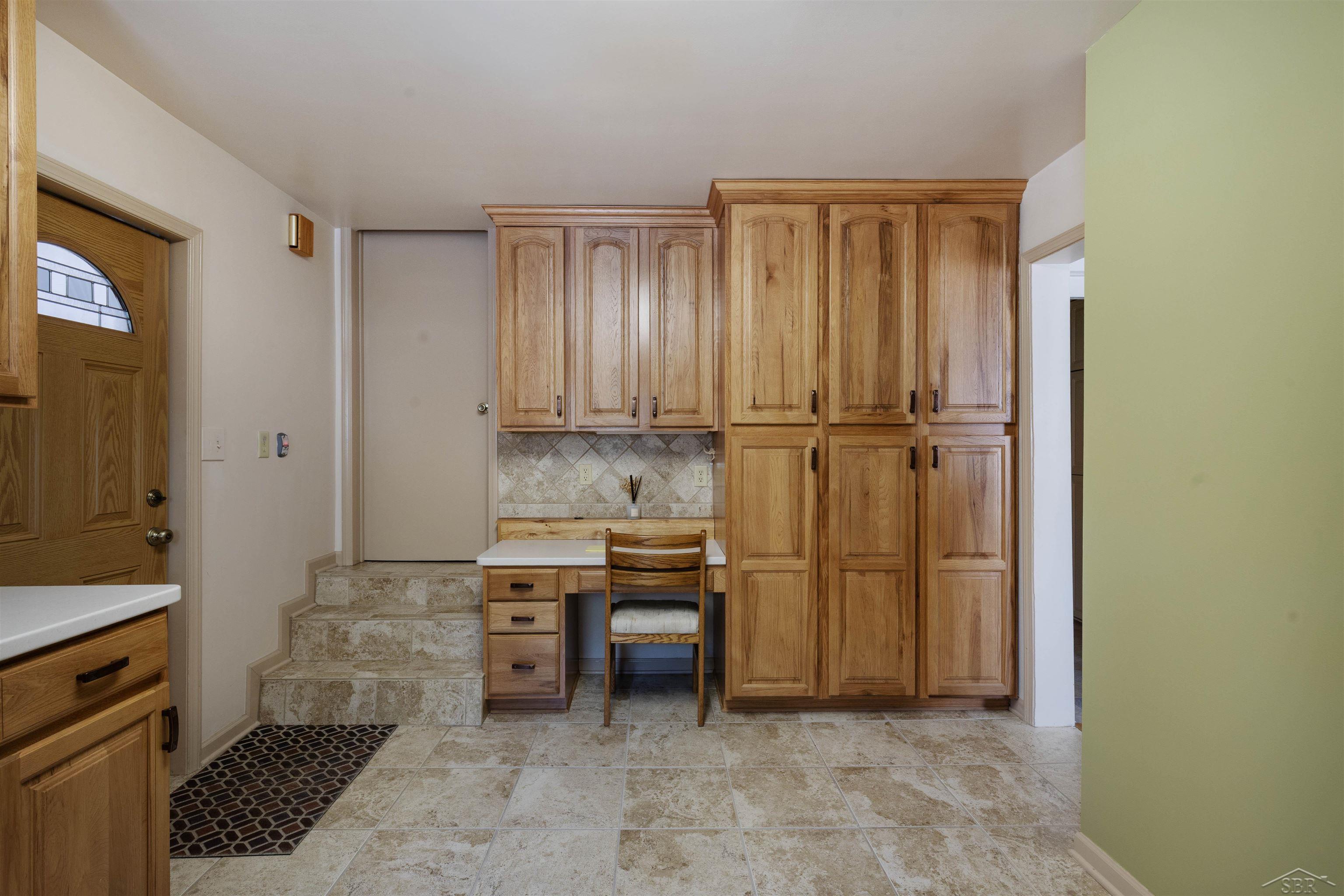 601 N Van Buren Street Property Photo 13