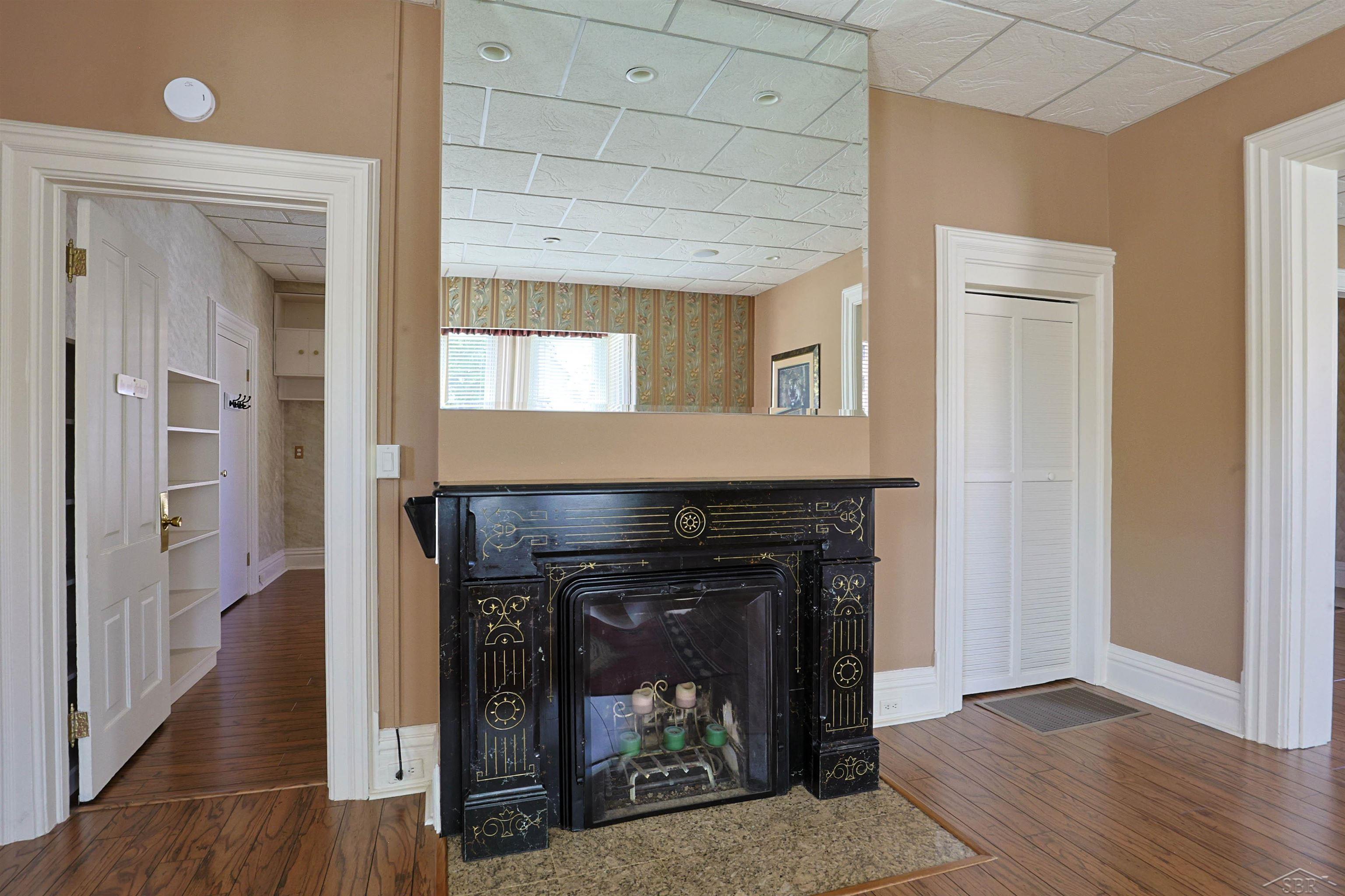 601 N Van Buren Street Property Photo 18