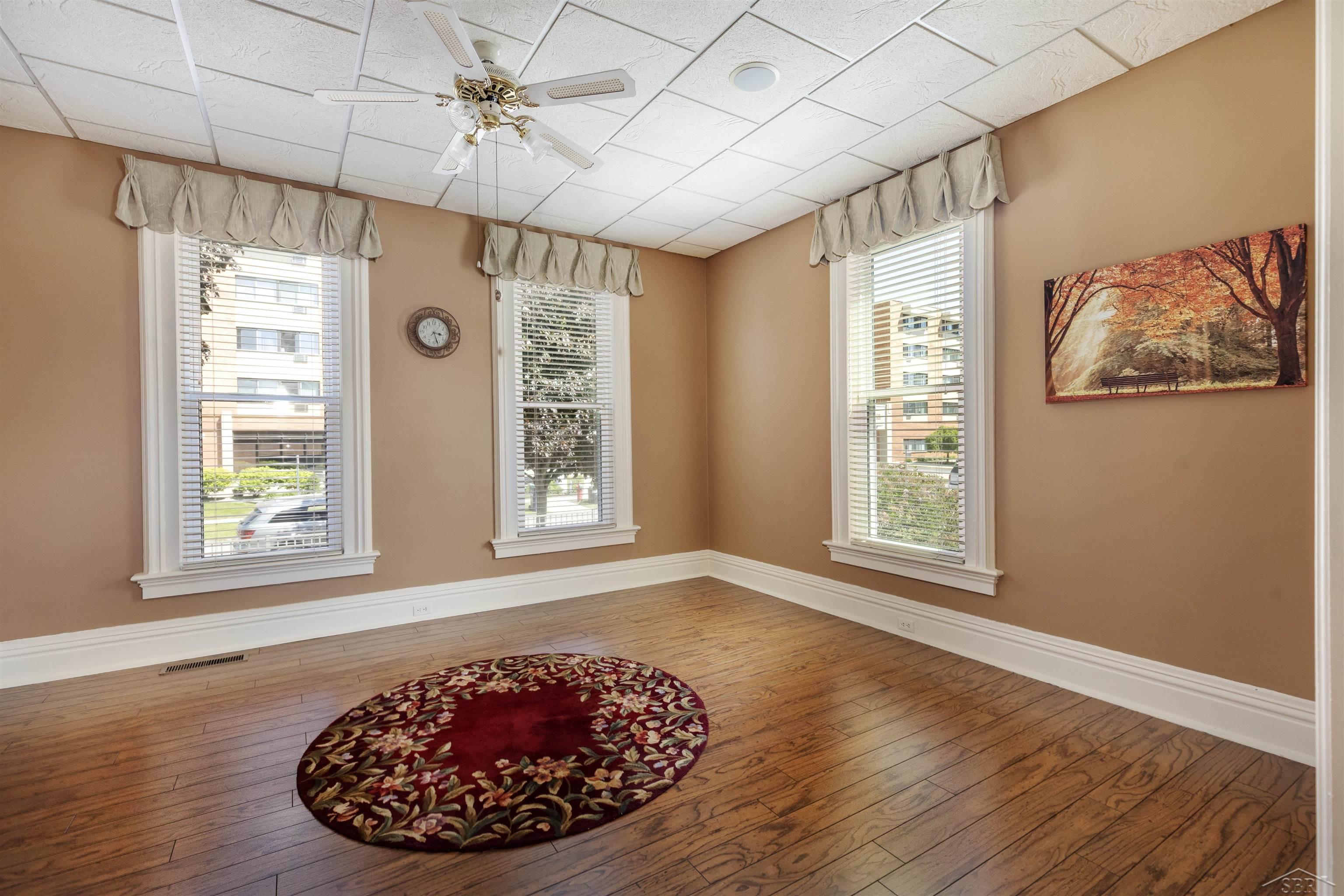 601 N Van Buren Street Property Photo 21