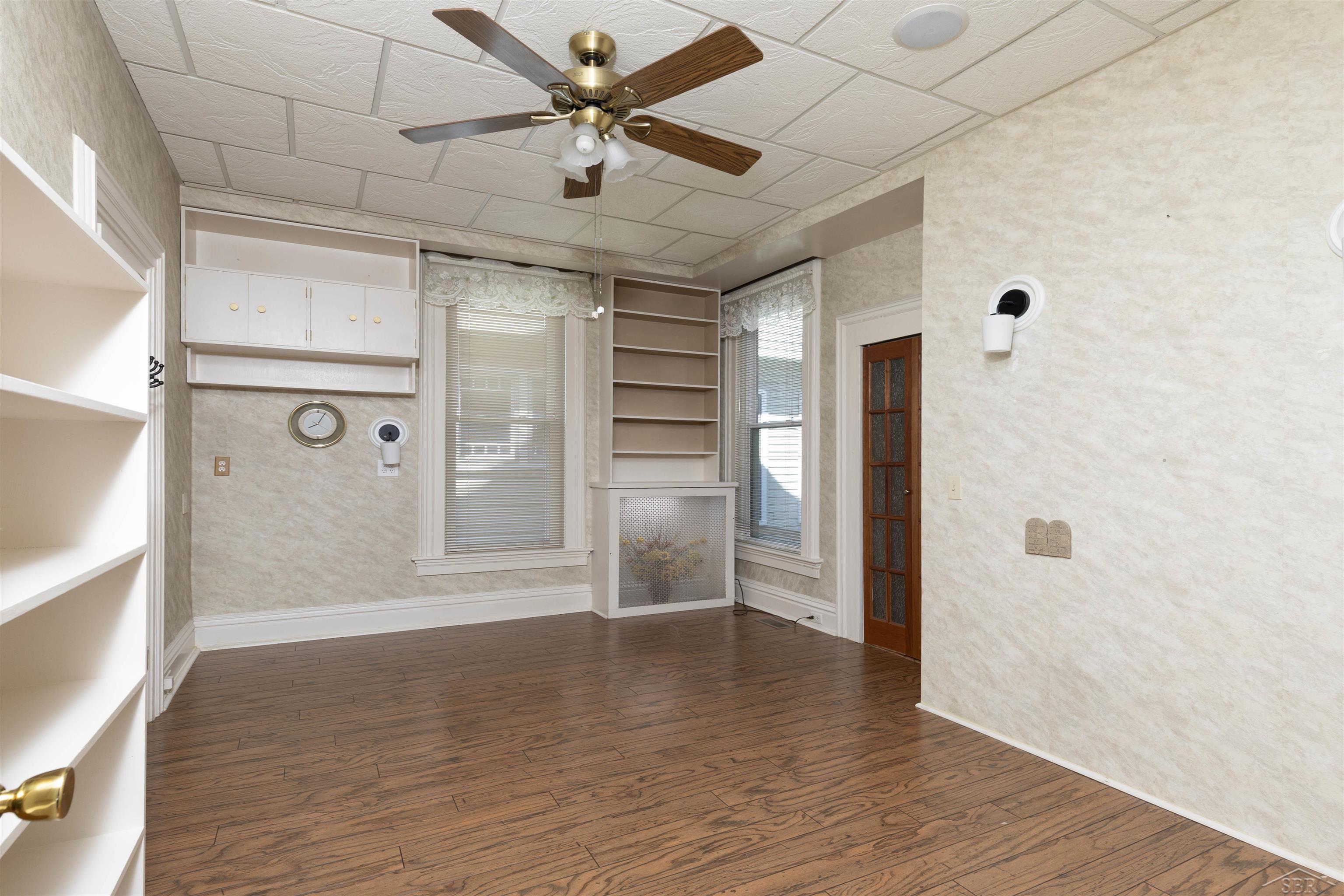 601 N Van Buren Street Property Photo 26
